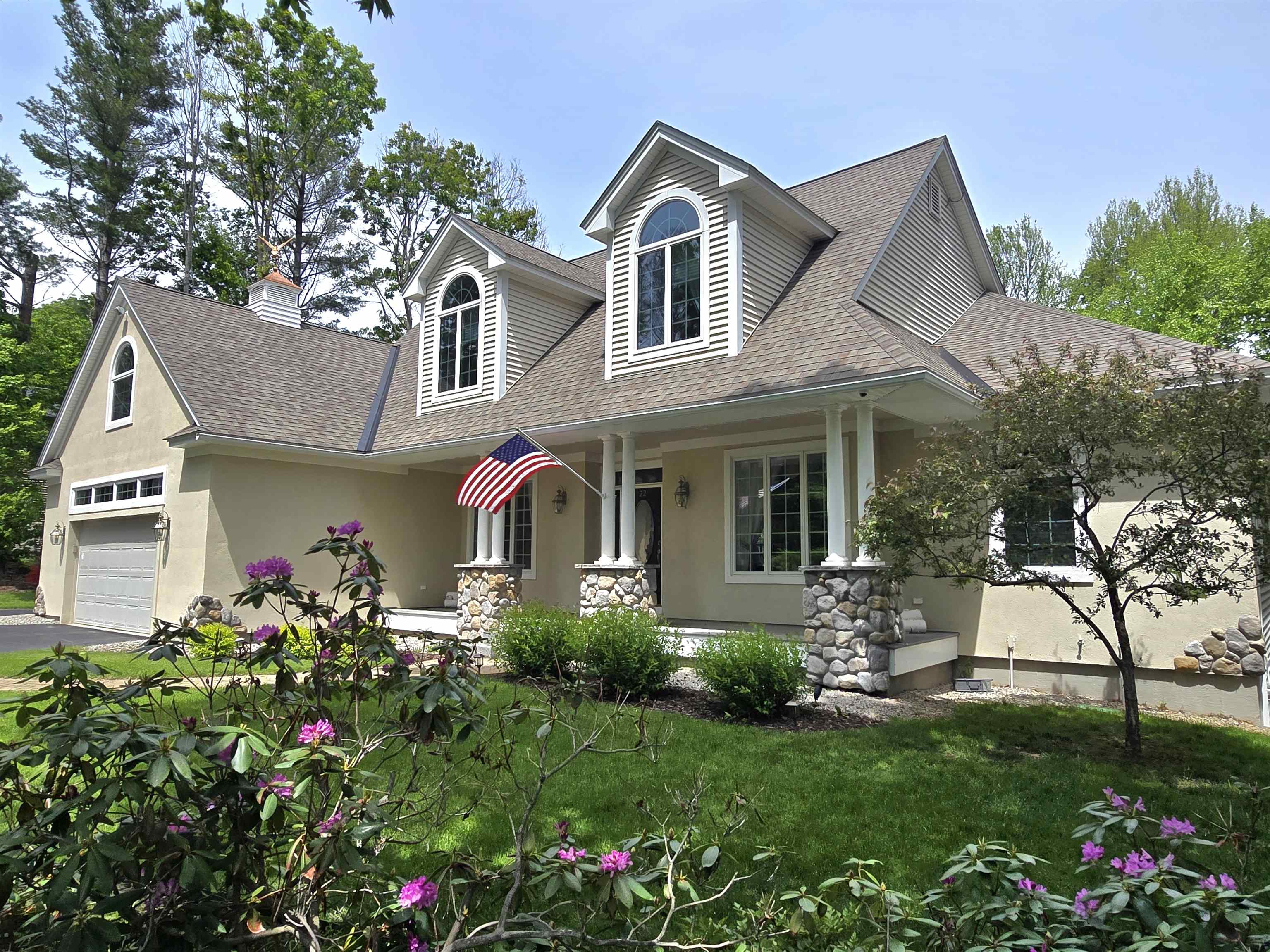22 - 12 Moat Ln, Hales Location, NH 03860