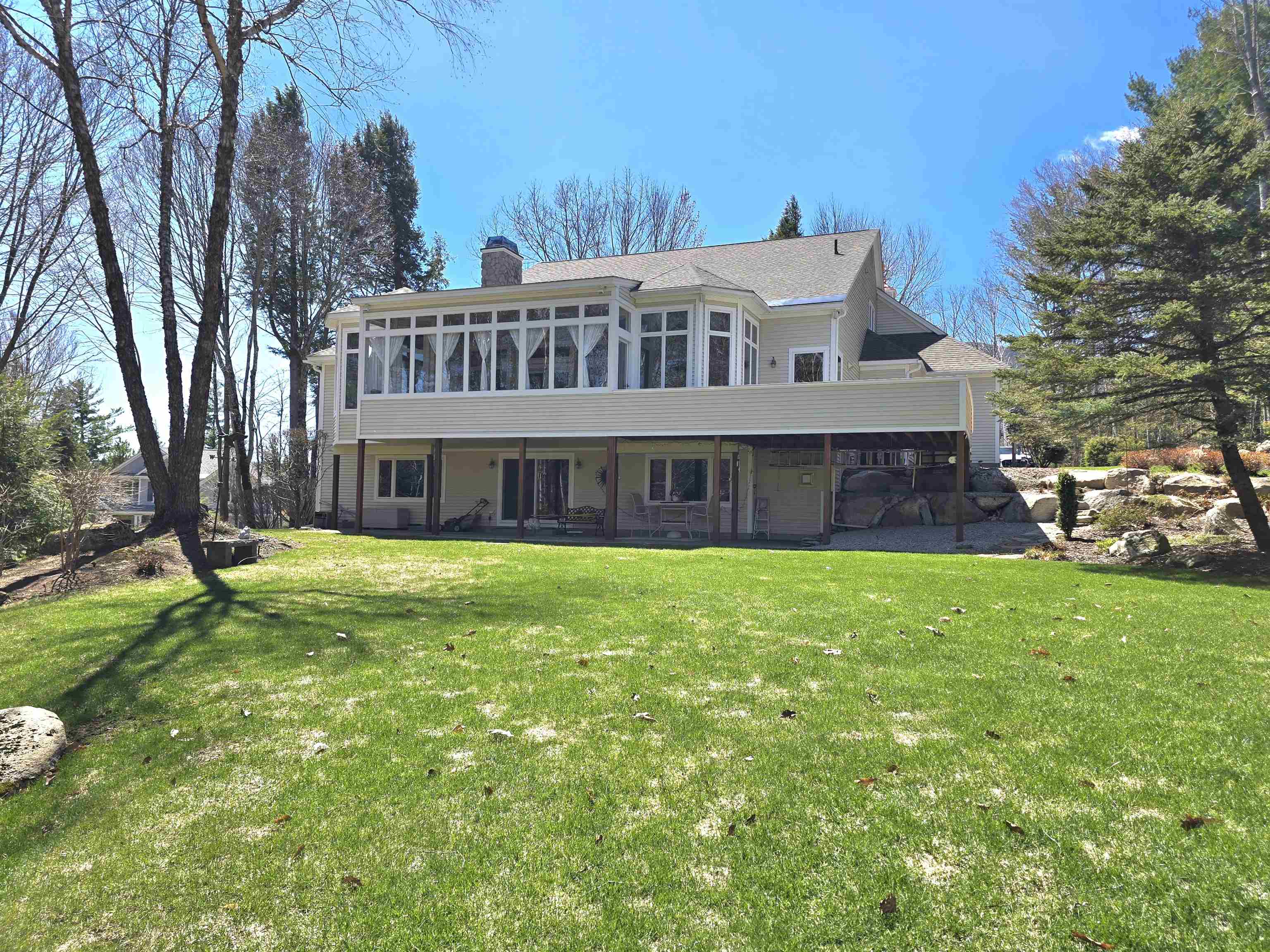 22 - 12 Moat Ln, Hales Location, NH 03860