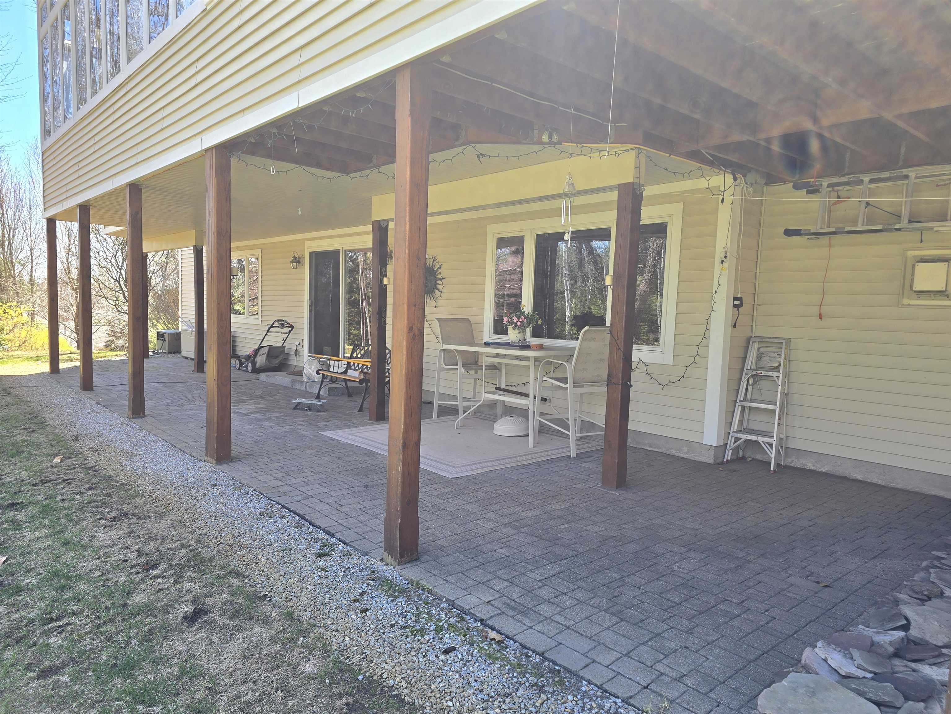 22 - 12 Moat Ln, Hales Location, NH 03860