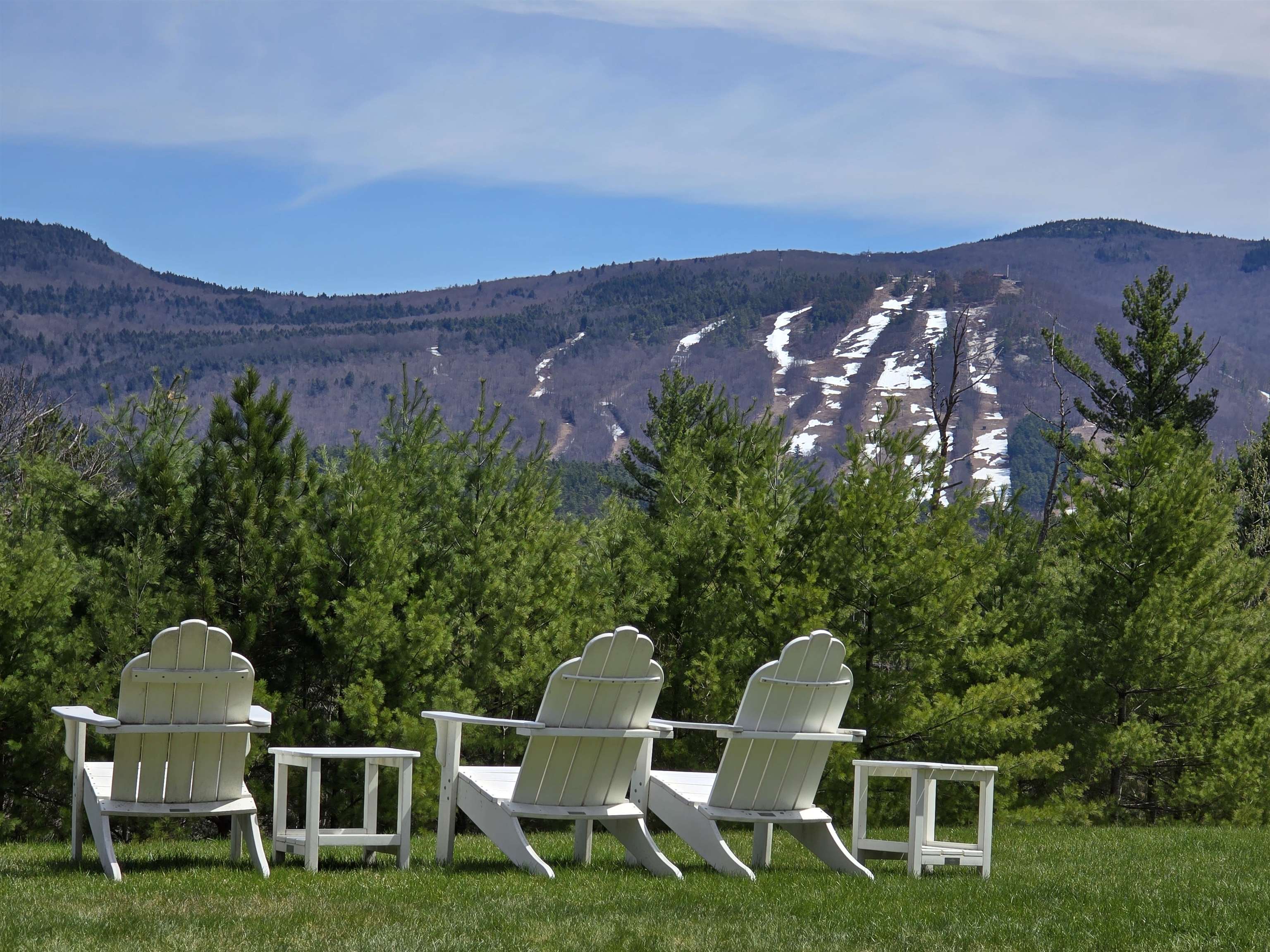 22 - 12 Moat Ln, Hales Location, NH 03860