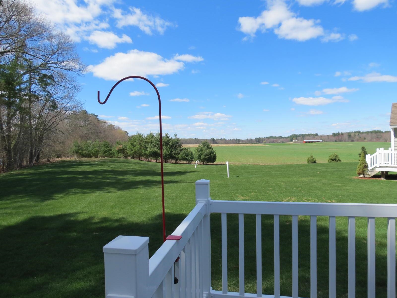 49 Jamesway Dr, Litchfield, NH 03051