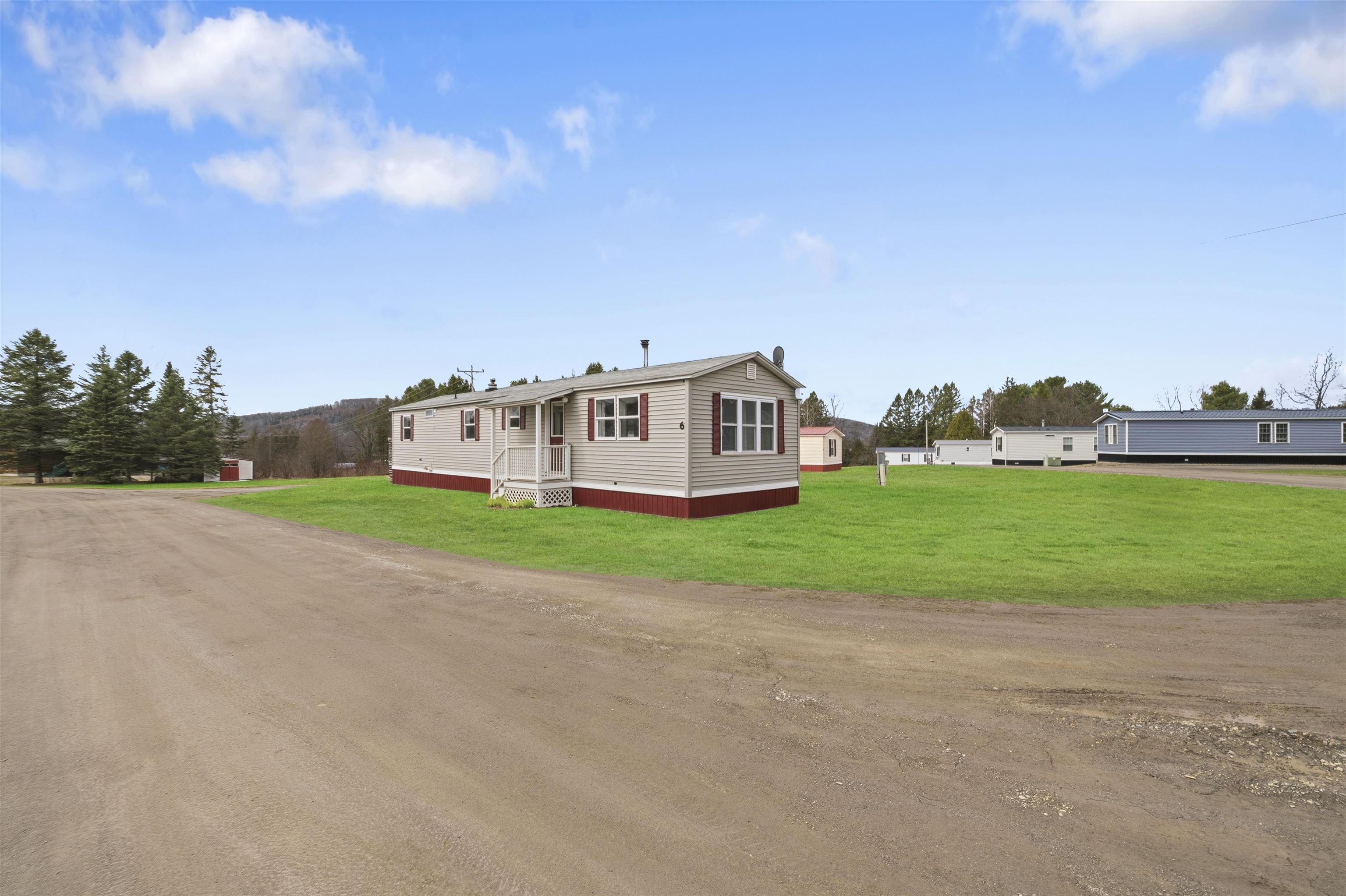 6 Darwin Dr, Stewartstown, NH 03576