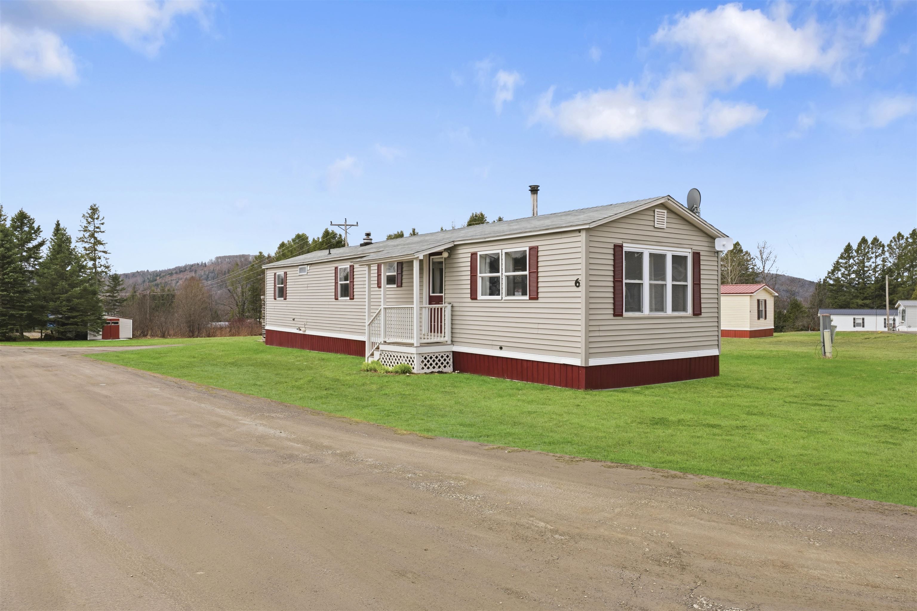 6 Darwin Dr, Stewartstown, NH 03576