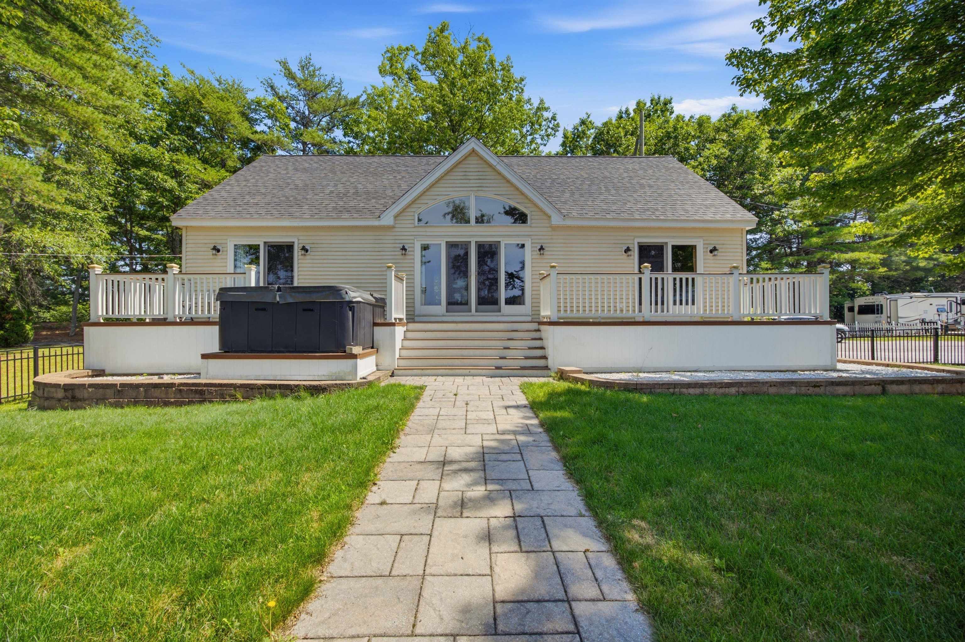 25 Morway Ln, Belmont, NH 03220