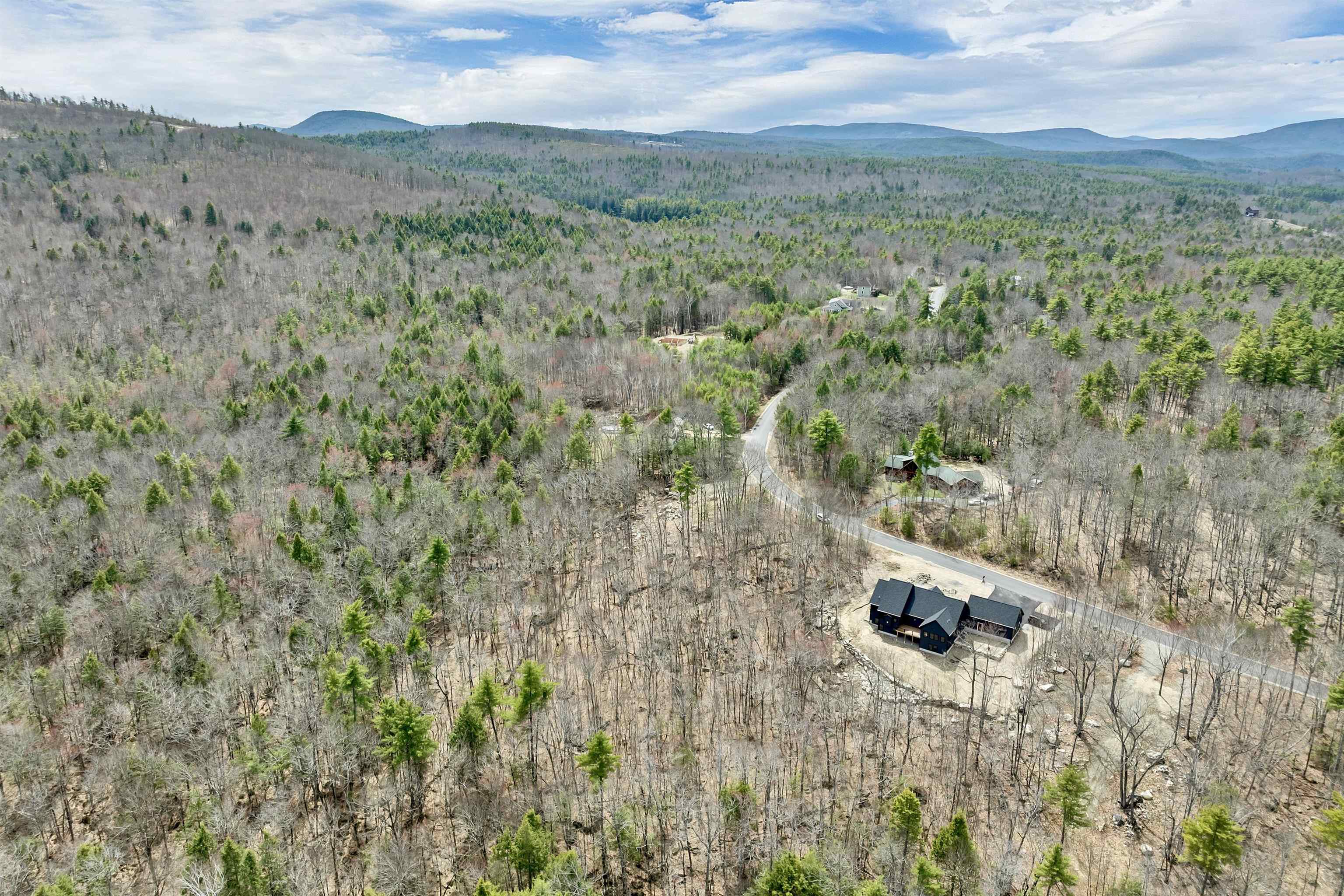 24-12 Winnipesaukee Dr, Wolfeboro, NH 03894