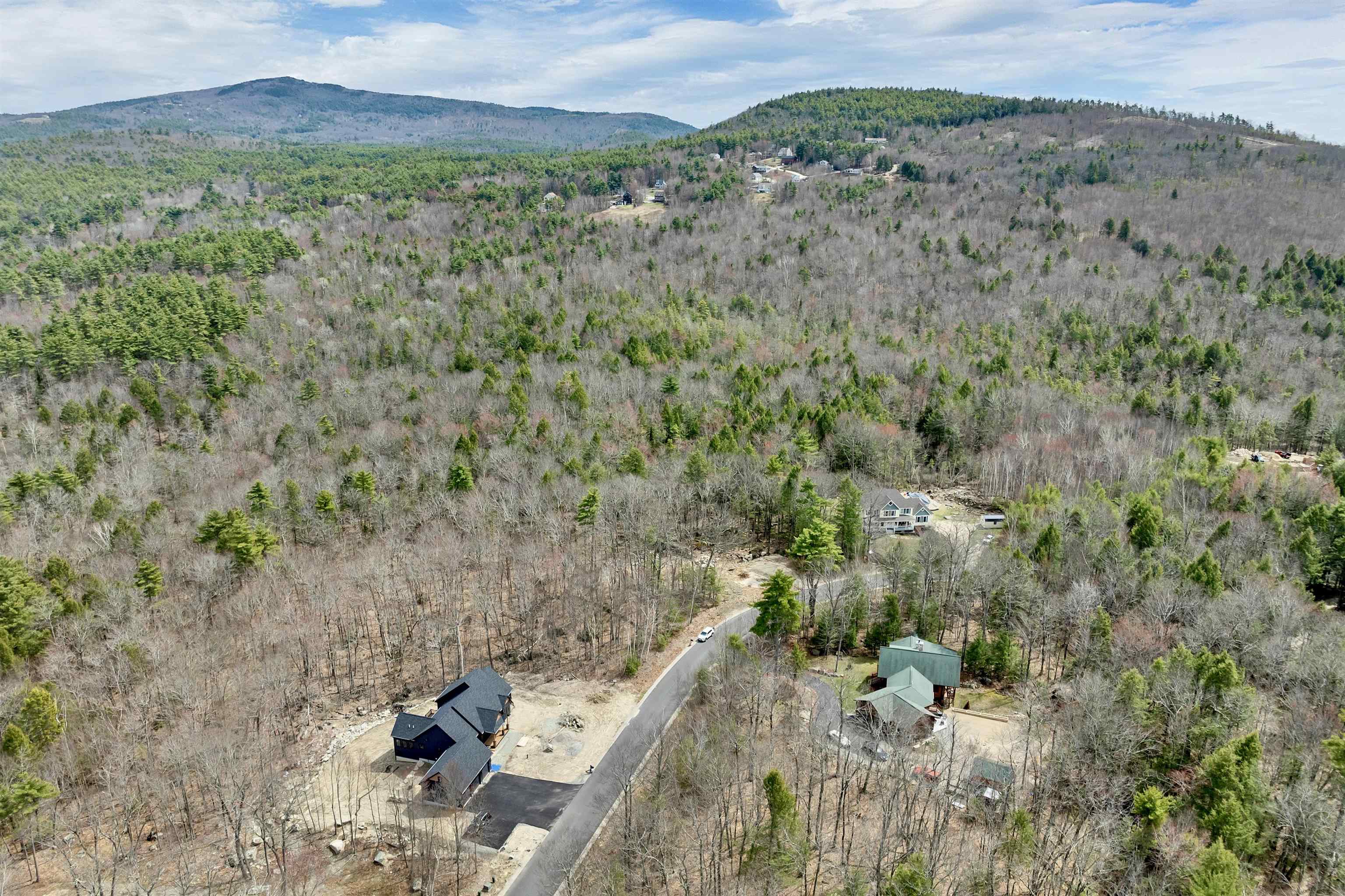 24-12 Winnipesaukee Dr, Wolfeboro, NH 03894