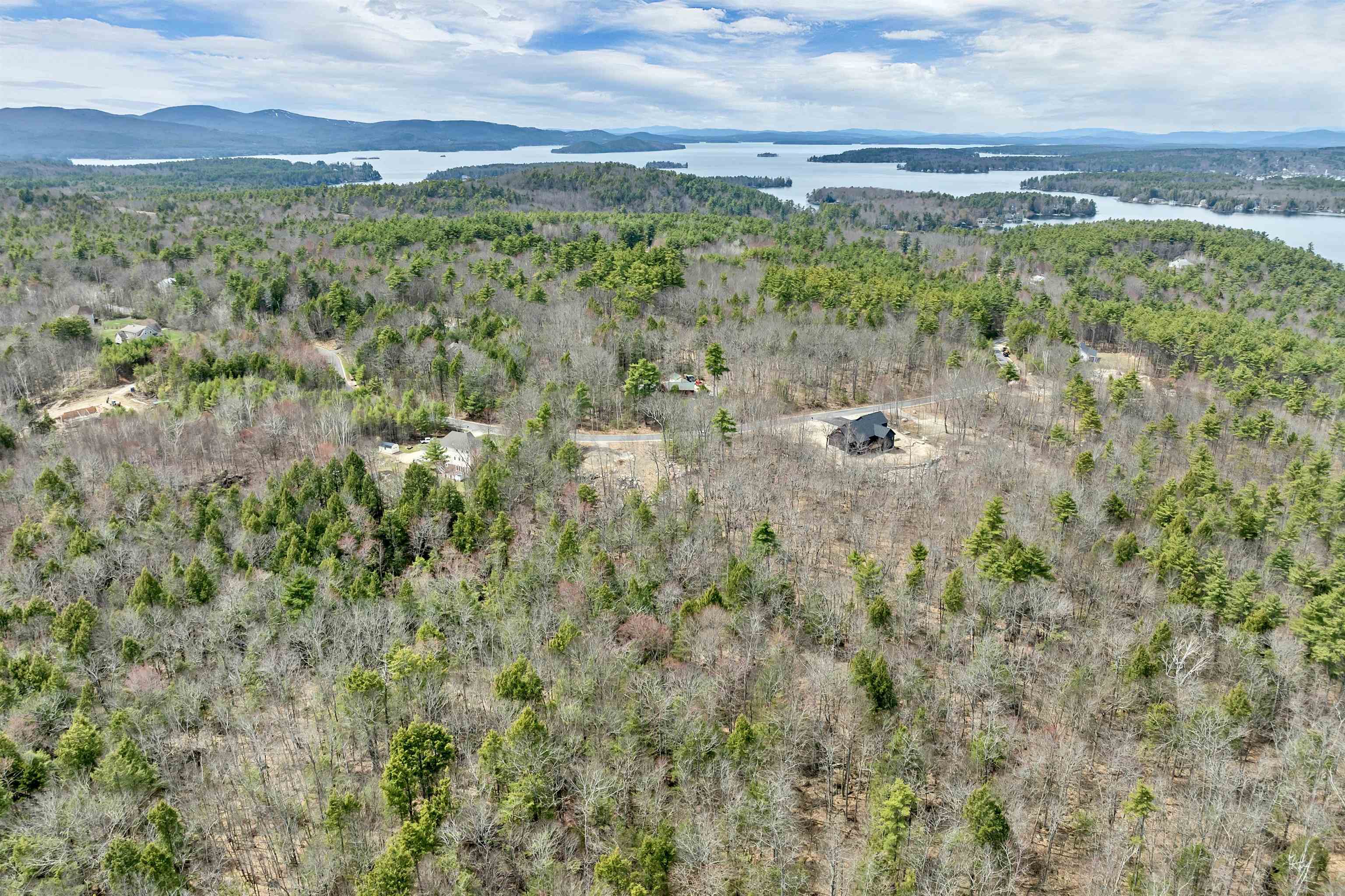 24-12 Winnipesaukee Dr, Wolfeboro, NH 03894