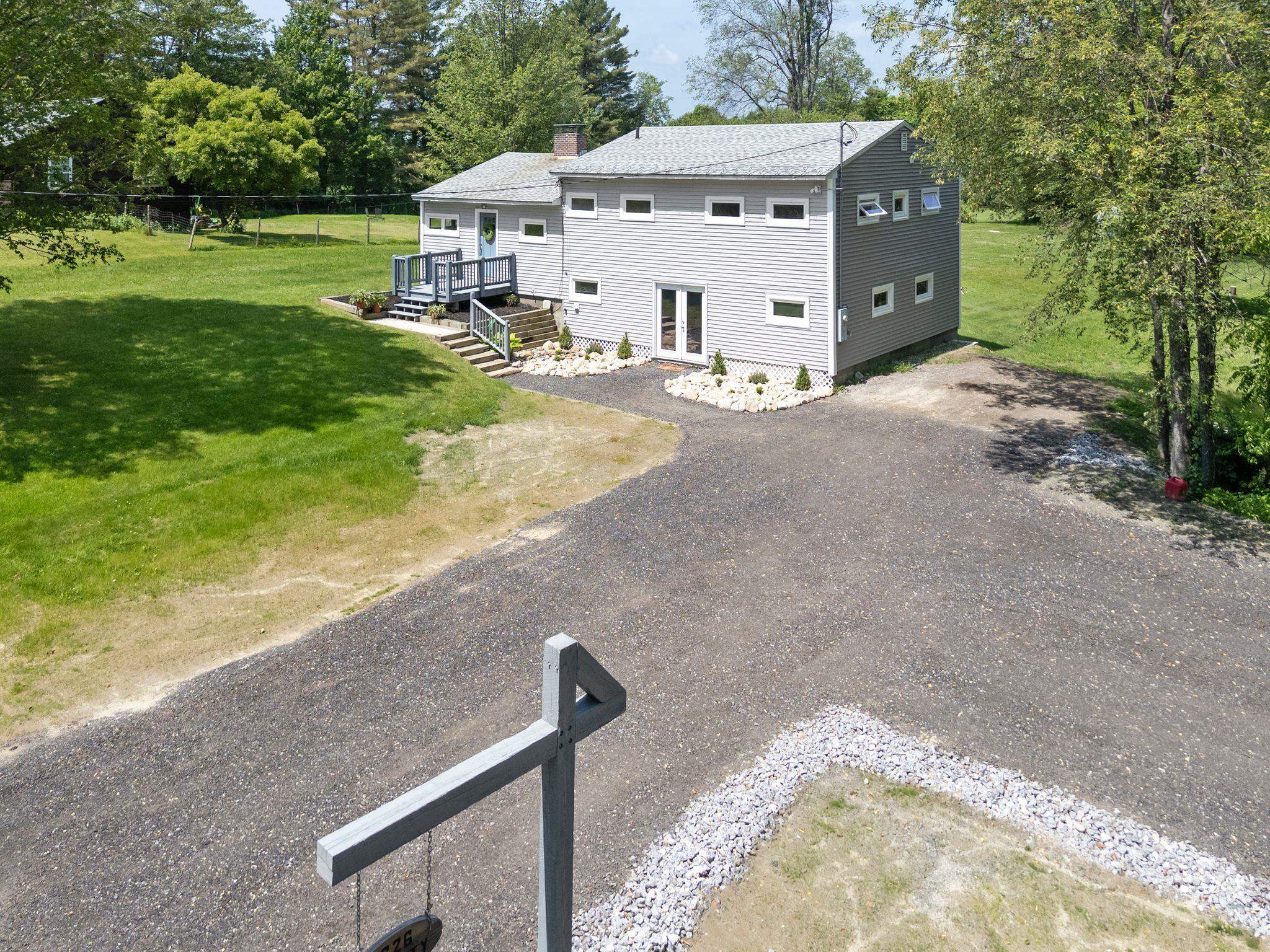 626 County Rd, New London, NH 03257