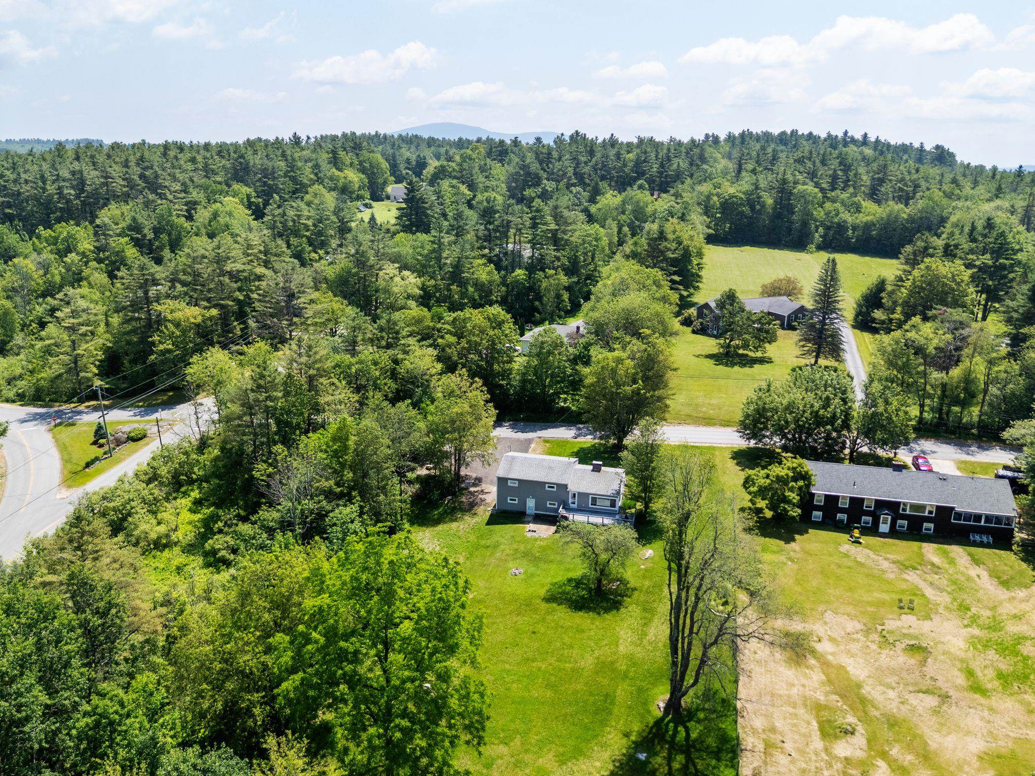 626 County Rd, New London, NH 03257