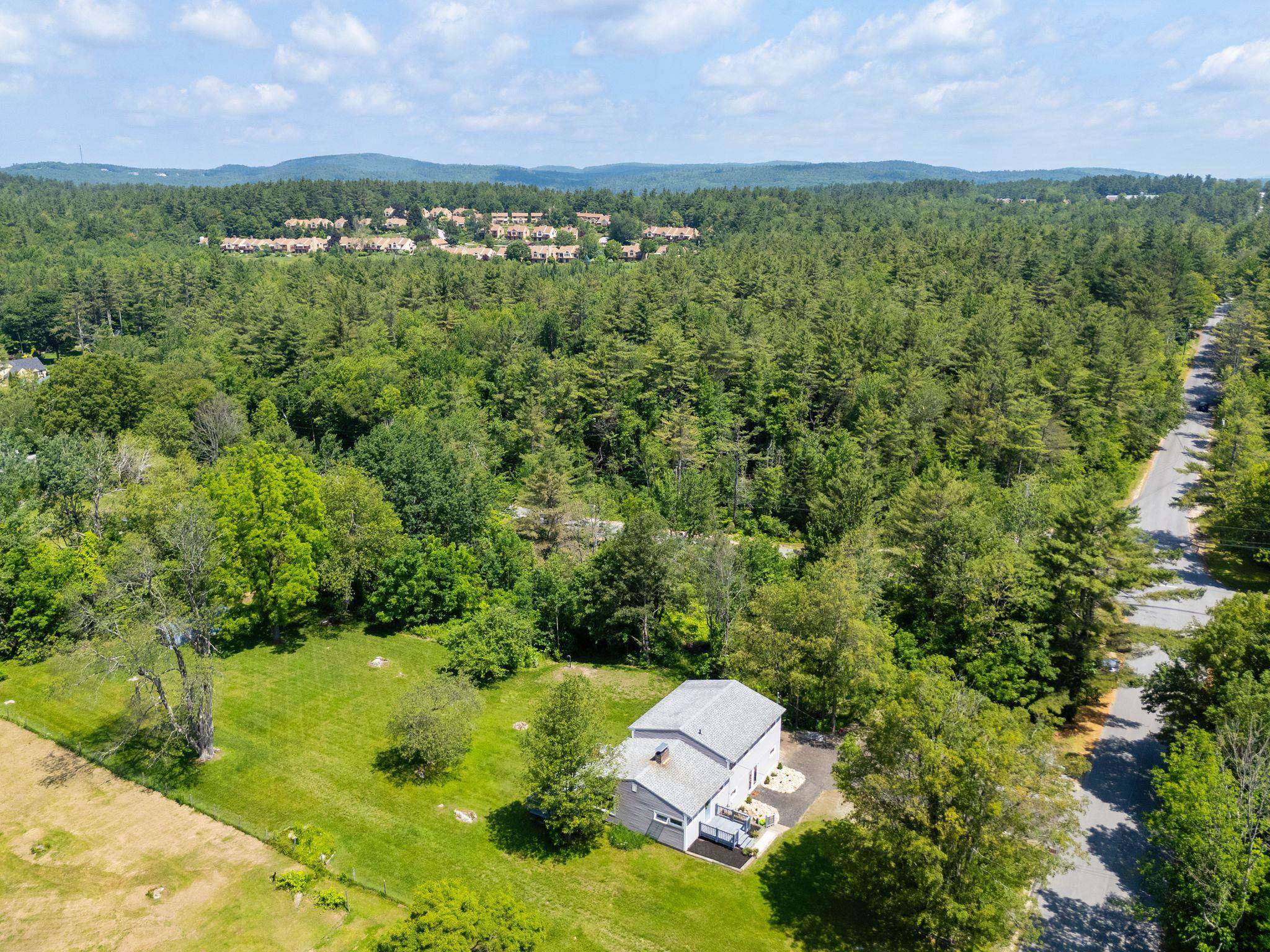 626 County Rd, New London, NH 03257