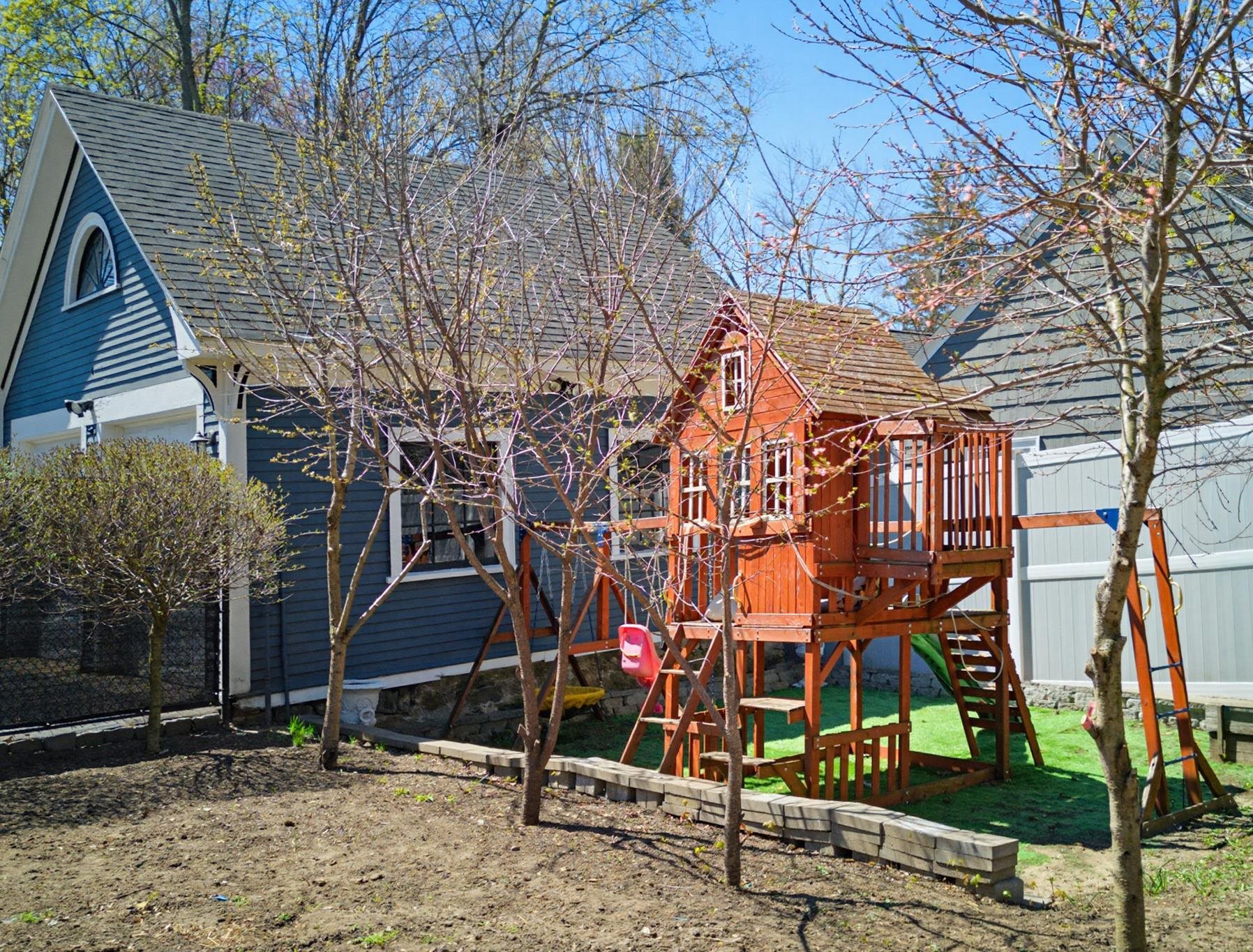 118 N Adams St, Manchester, NH 03104