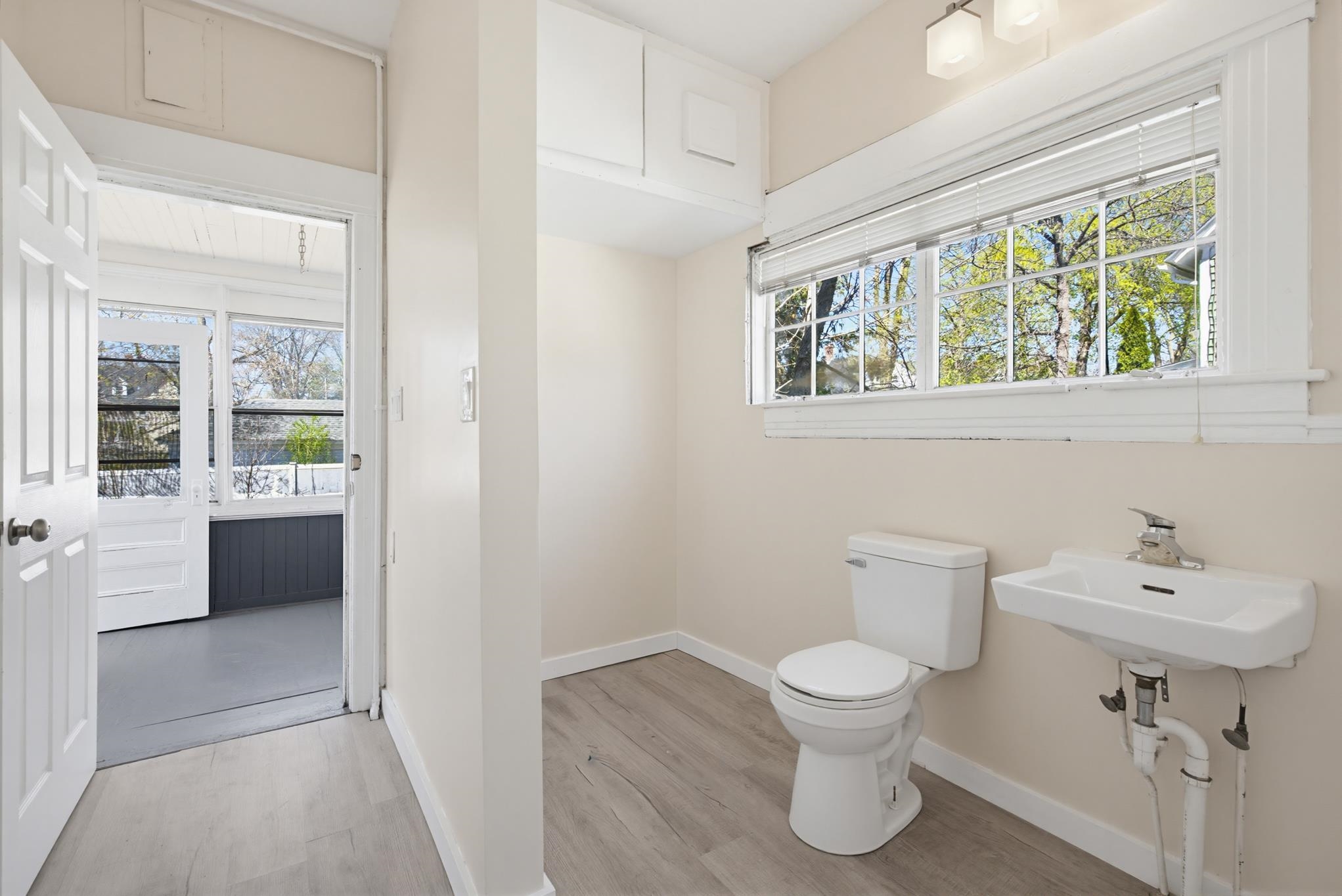 118 N Adams St, Manchester, NH 03104