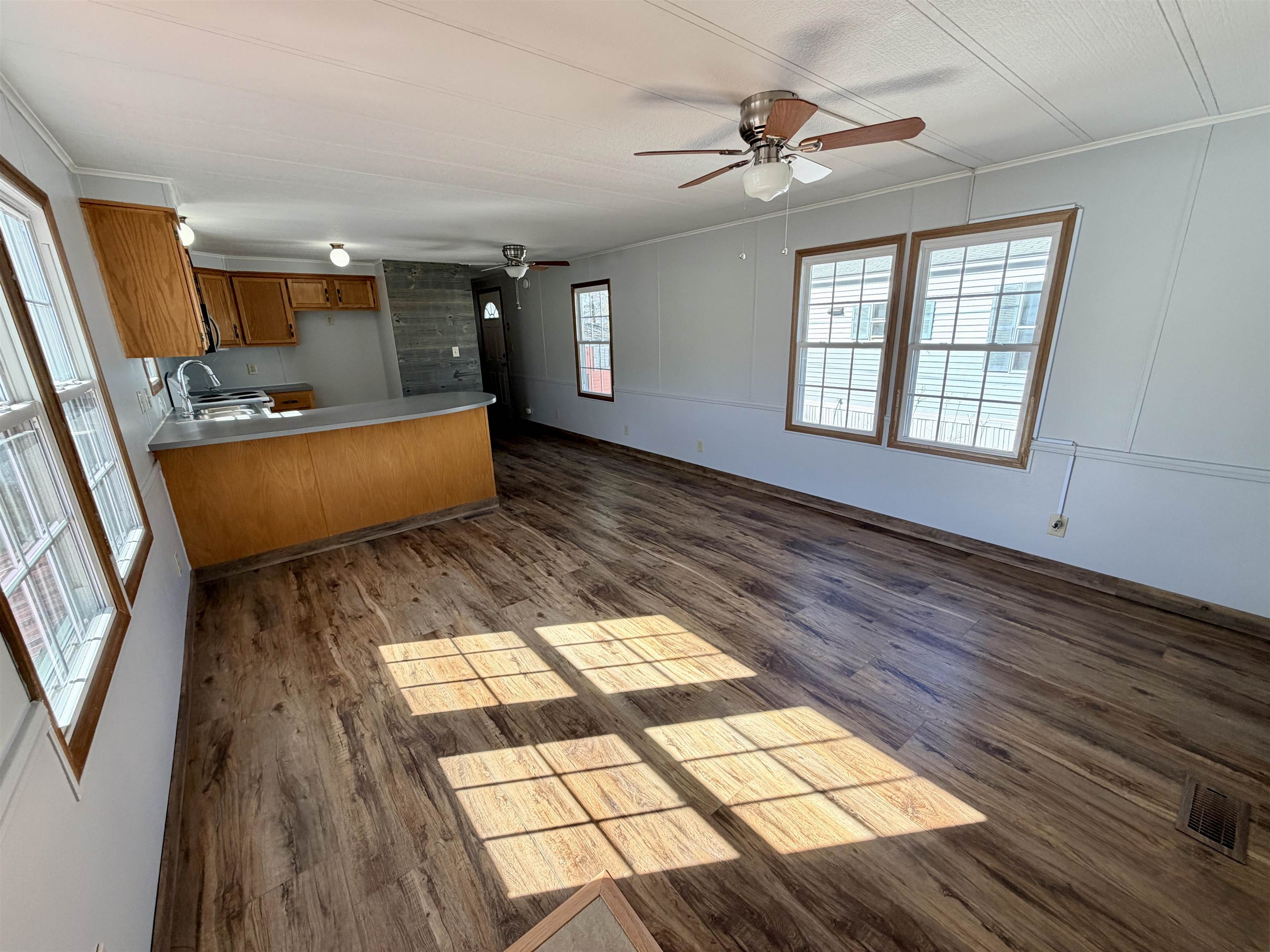 41 Thistle Way, Manchester, NH 03109