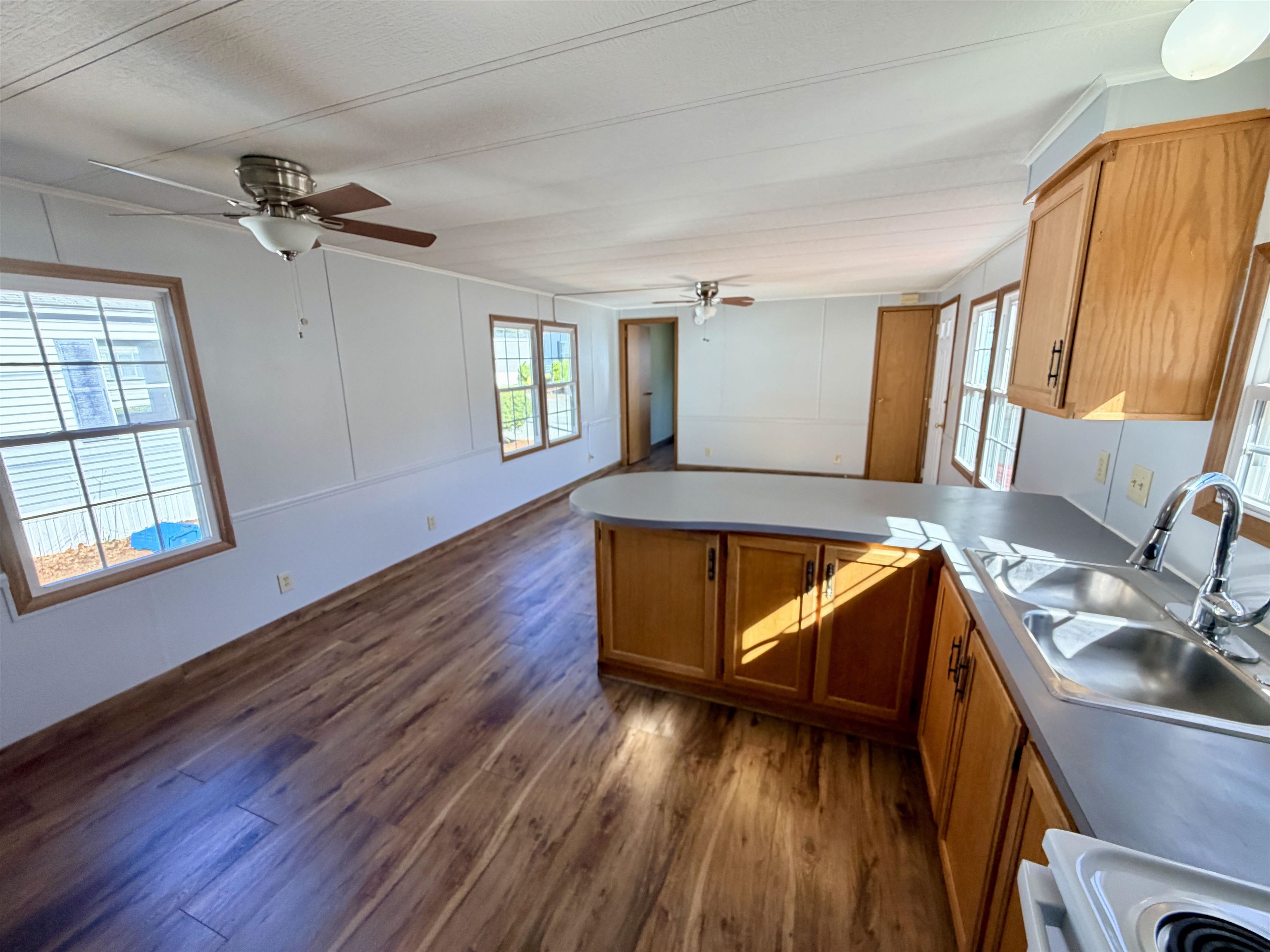 41 Thistle Way, Manchester, NH 03109