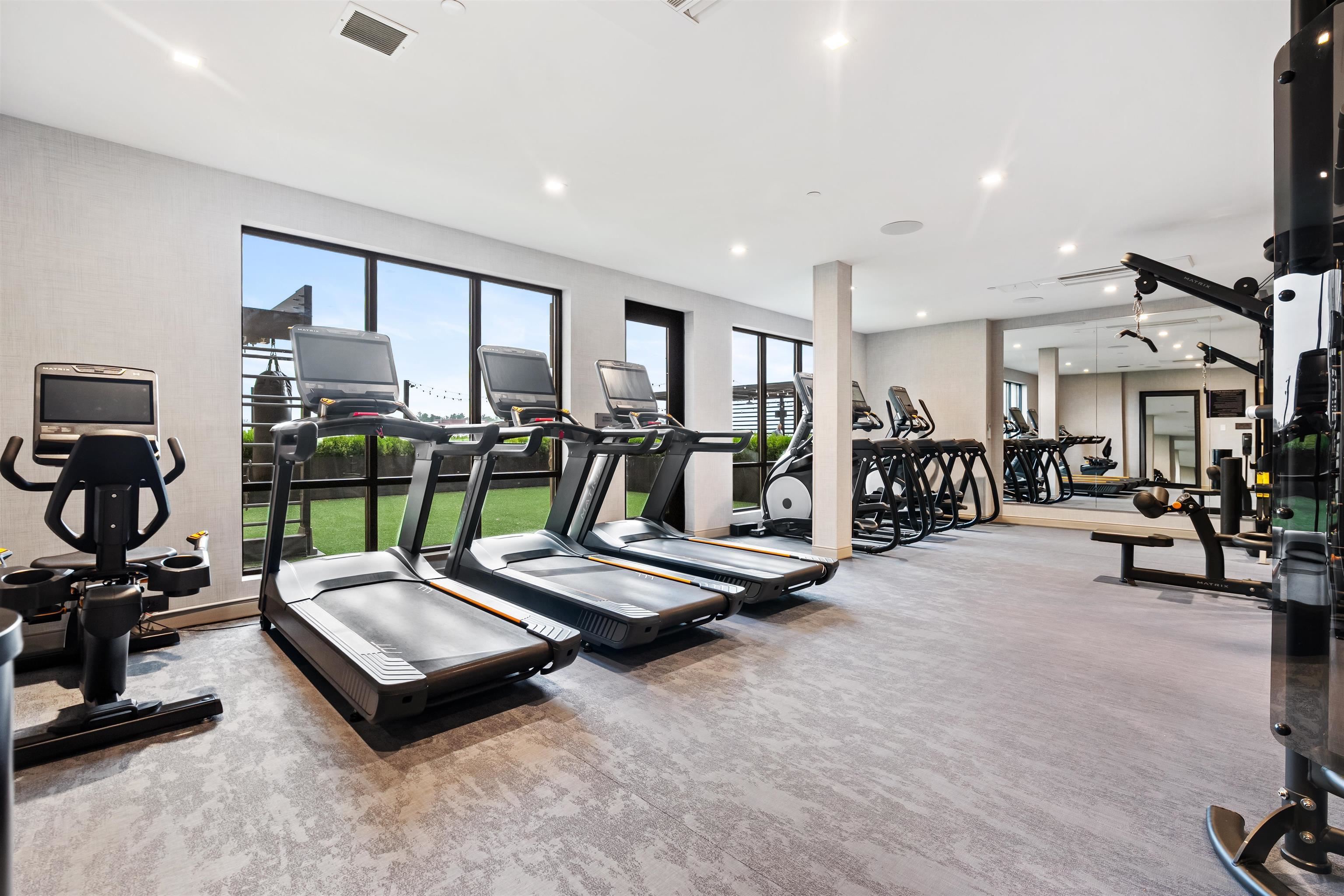 18 Artisan Dr, Salem, NH 03079