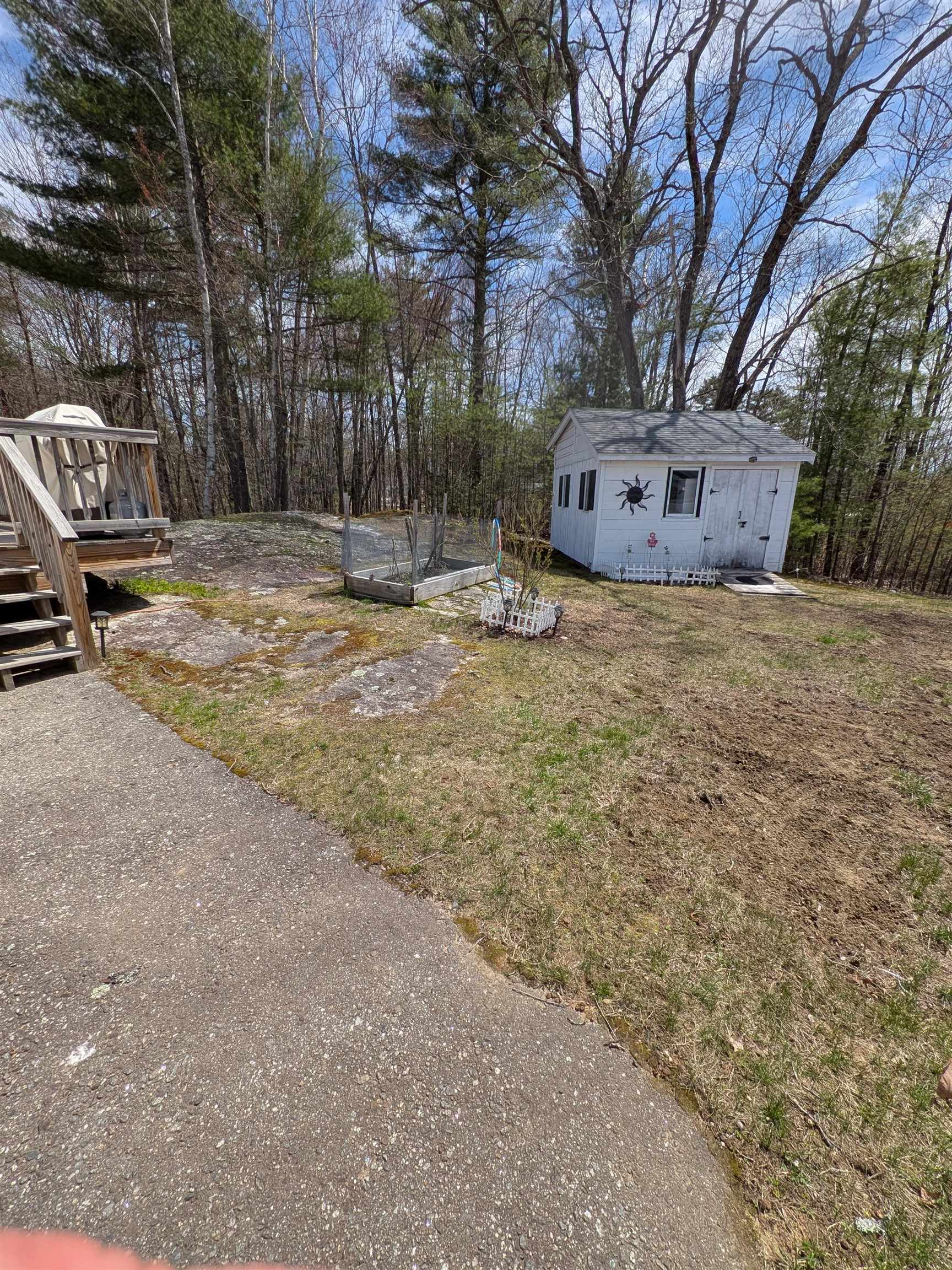 109 Spruce Dr, Farmington, NH 03835-0