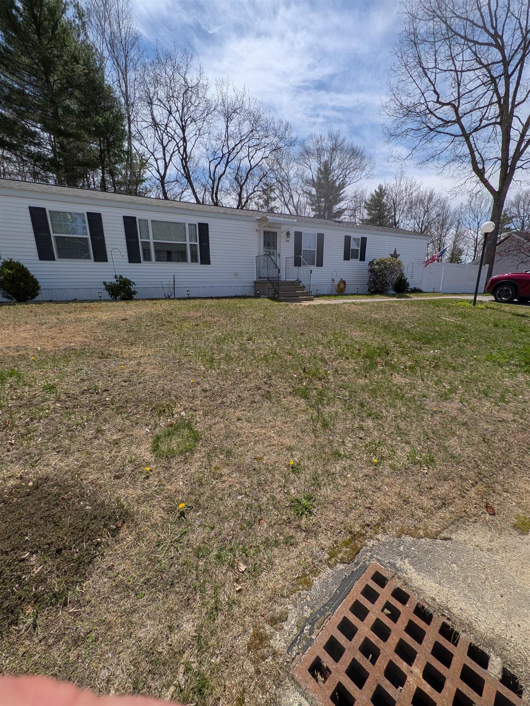 109 Spruce Dr, Farmington, NH 03835-0