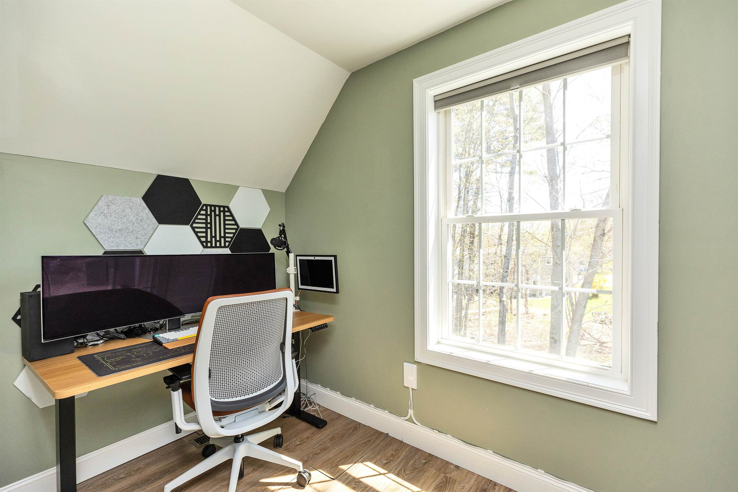 17 Wright Rd, Milford, NH 03055