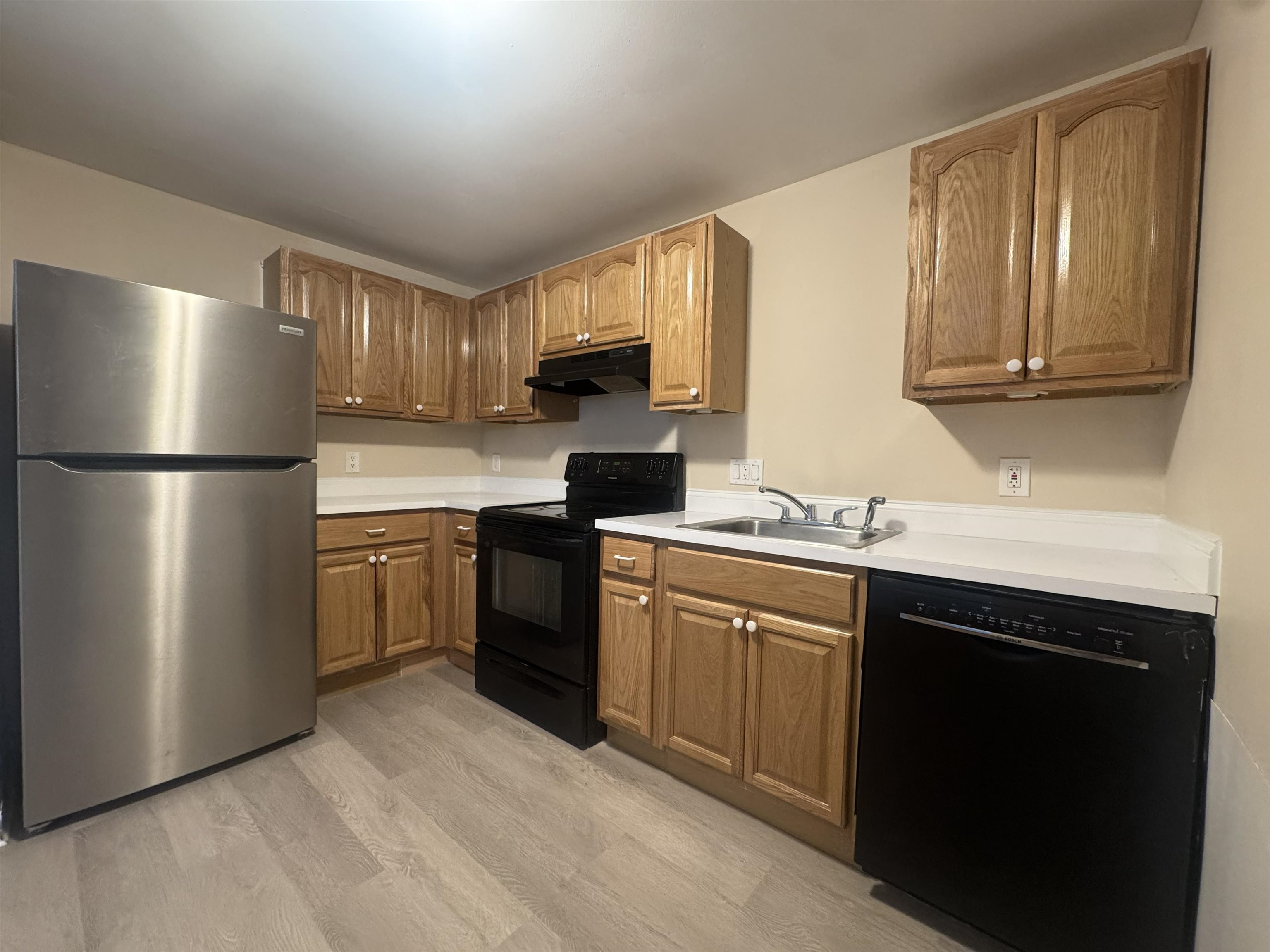 37 Alice Dr, Concord, NH 03303