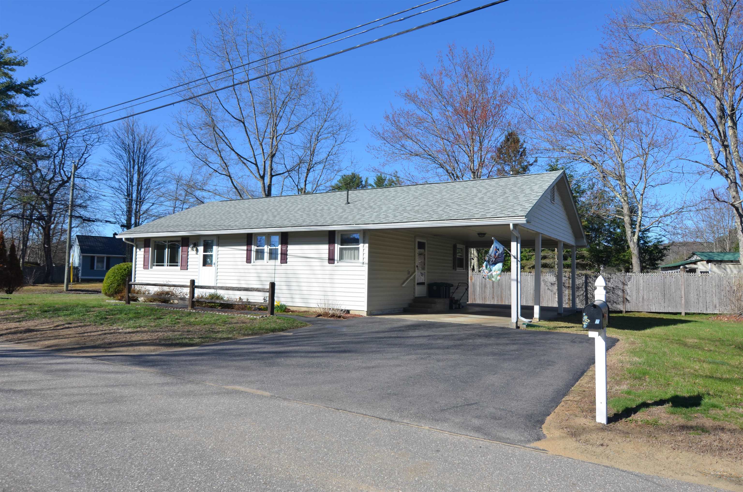 2 Kidder Ave, Franklin, NH 03235