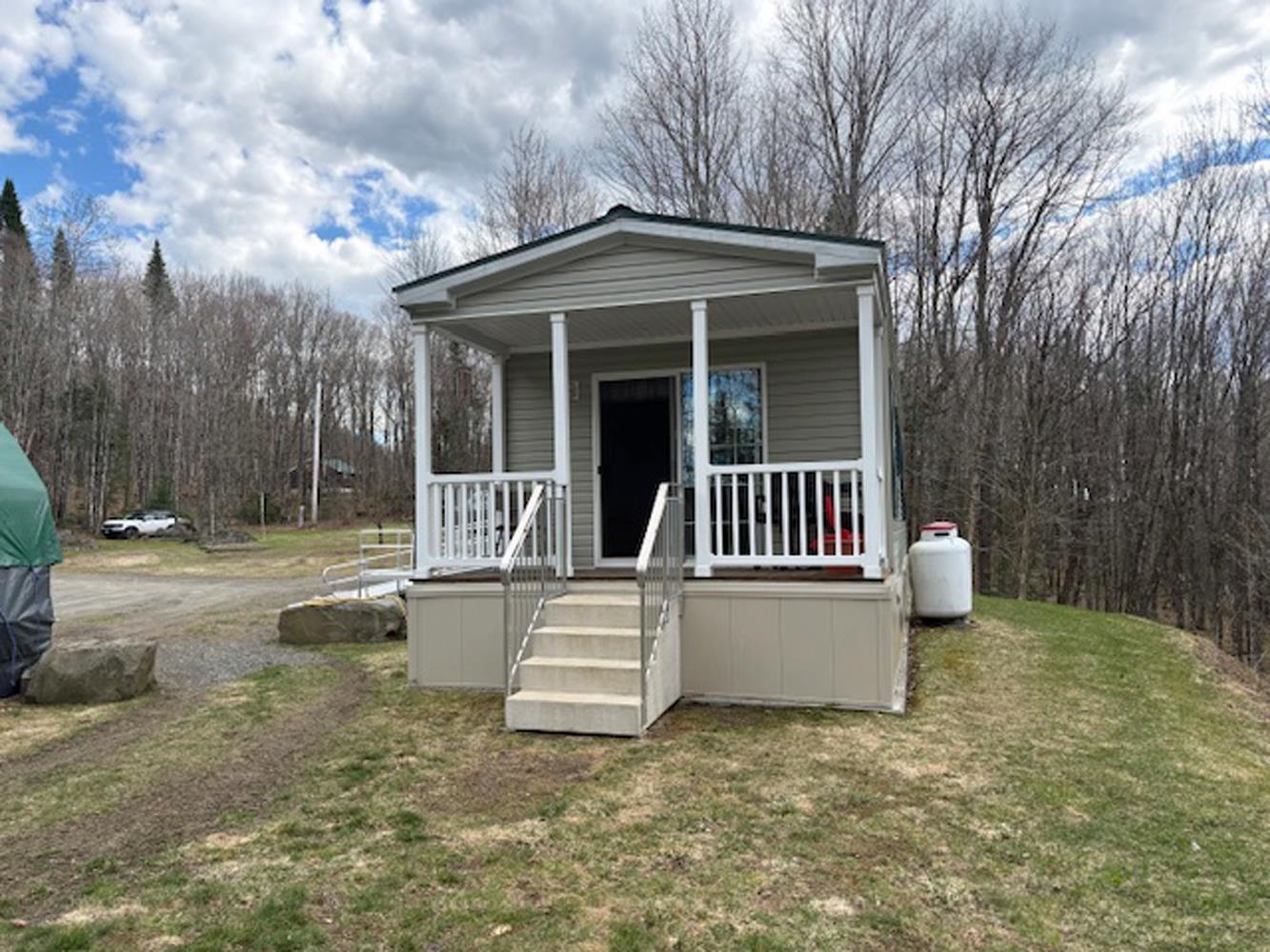 87-89 Sullivan Dr, Stewartstown, NH 03576