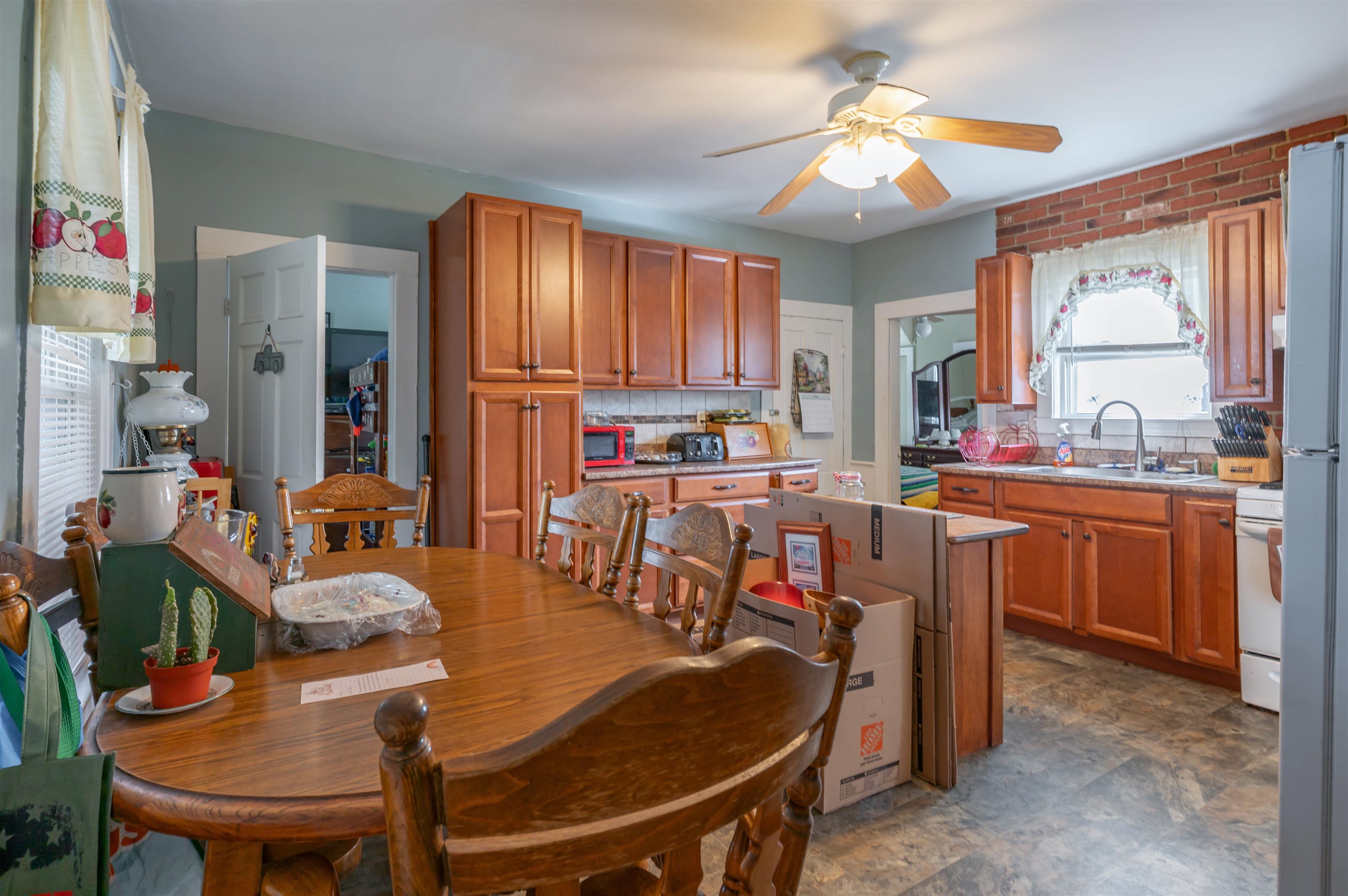 58 Amherst St, Nashua, NH 03064