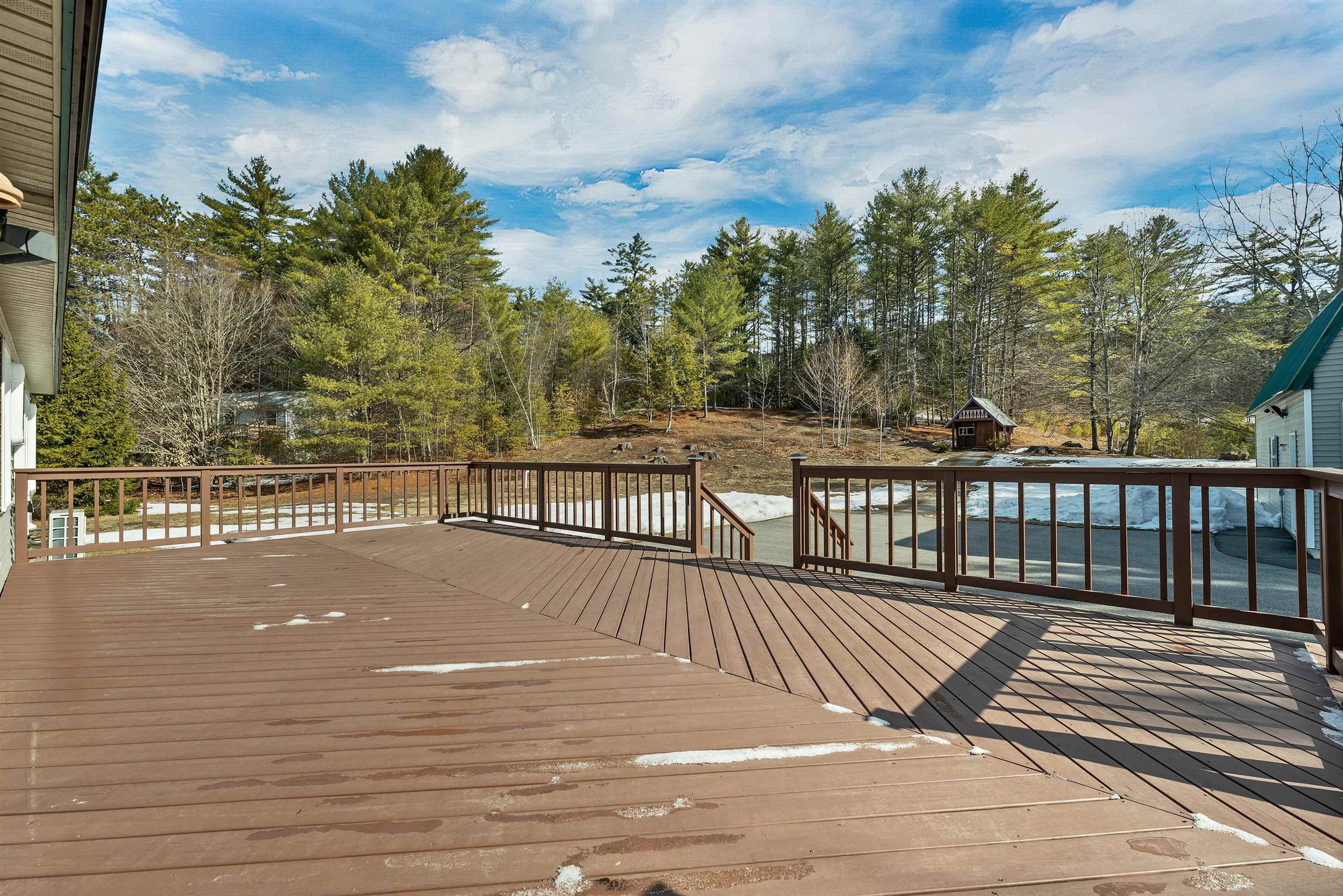 9 Fairway Dr, New Hampton, NH 03256