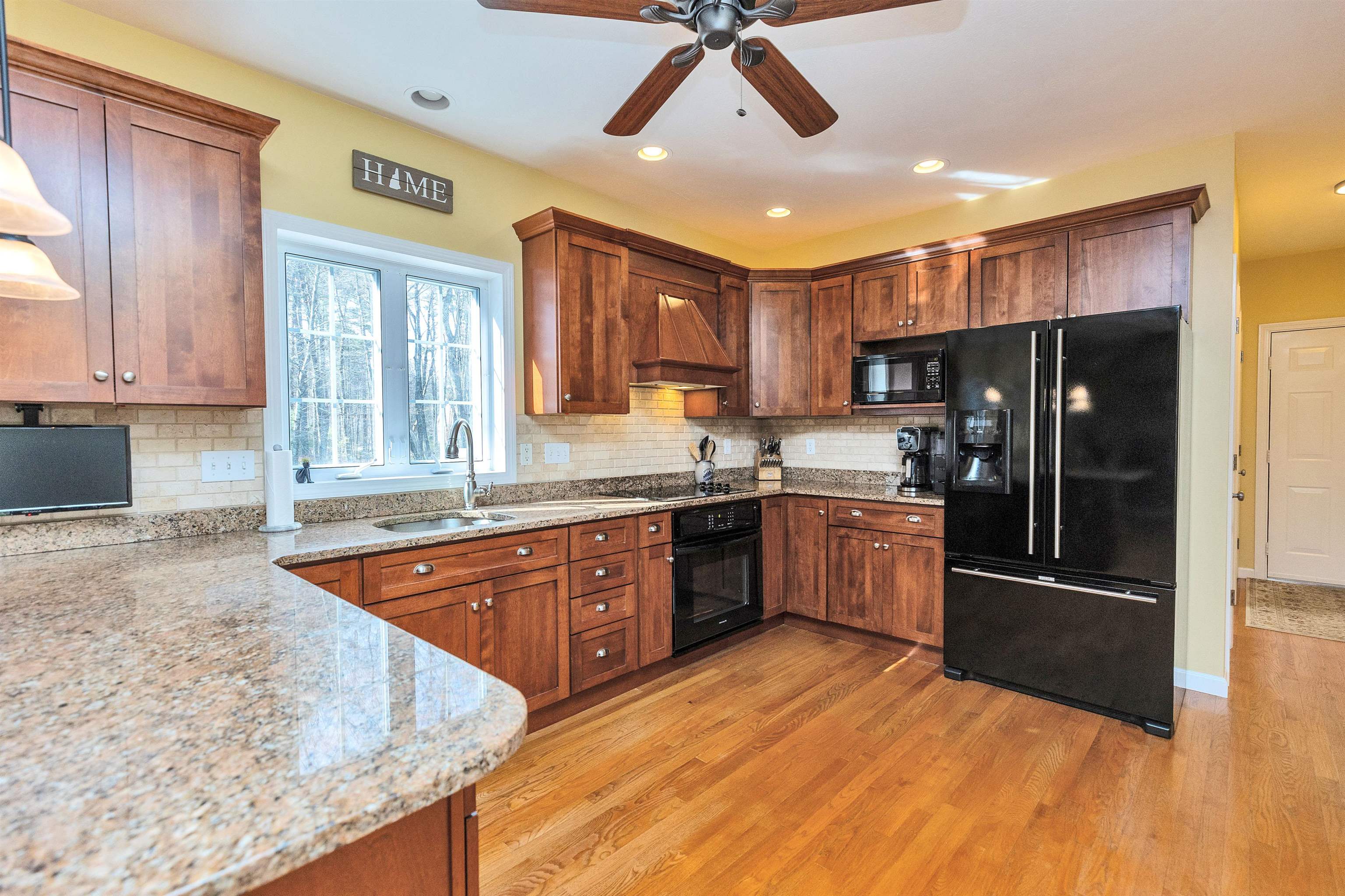 5 Shady Rock Rd, Brookline, NH 03033