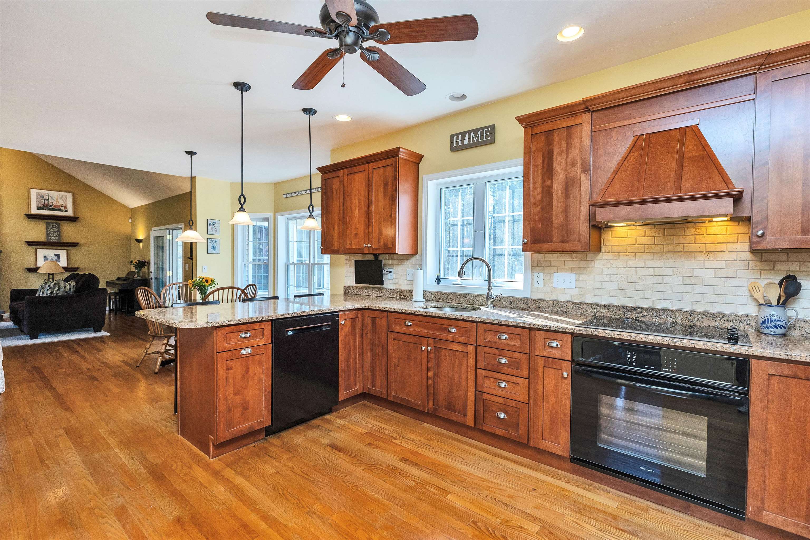 5 Shady Rock Rd, Brookline, NH 03033