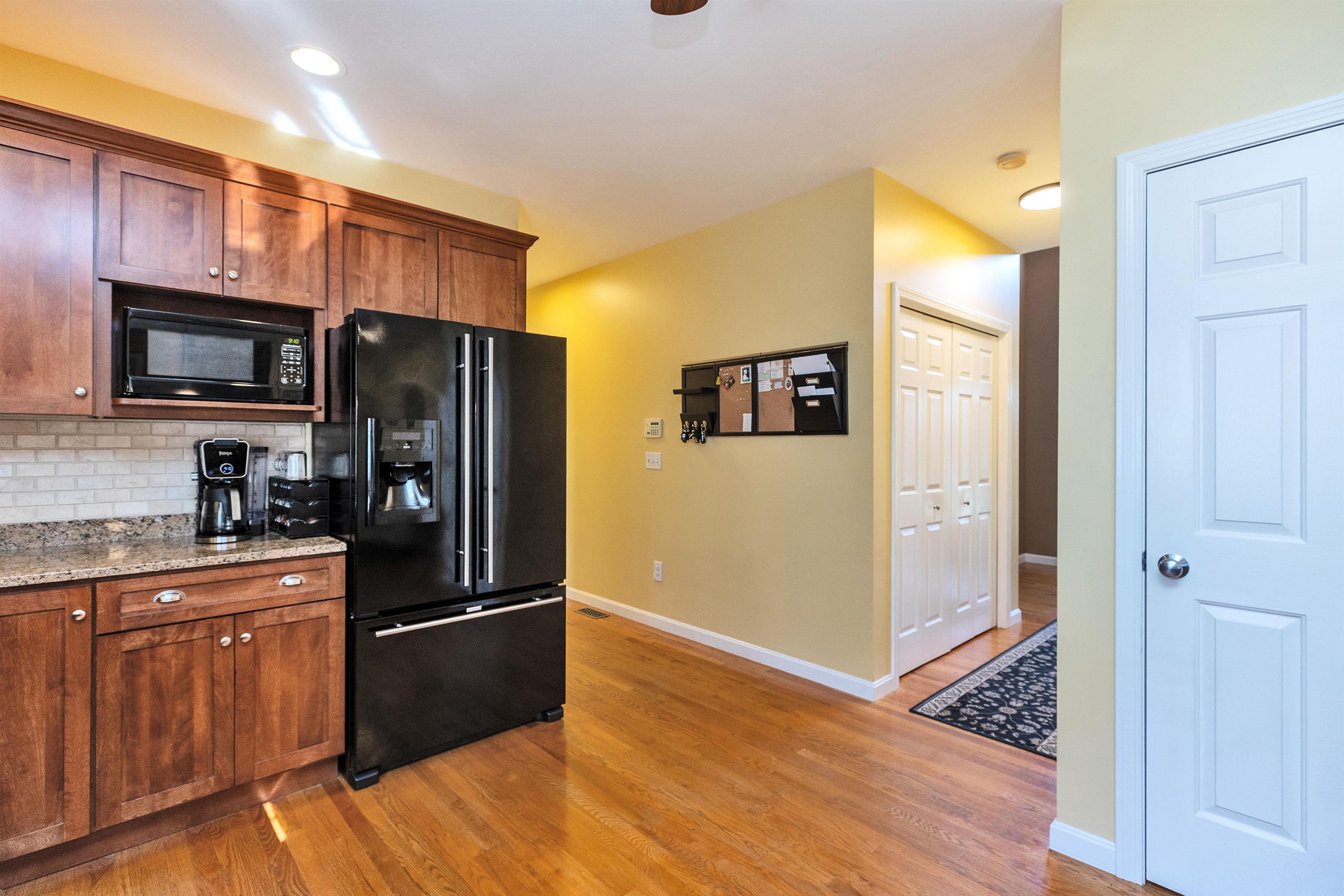 5 Shady Rock Rd, Brookline, NH 03033