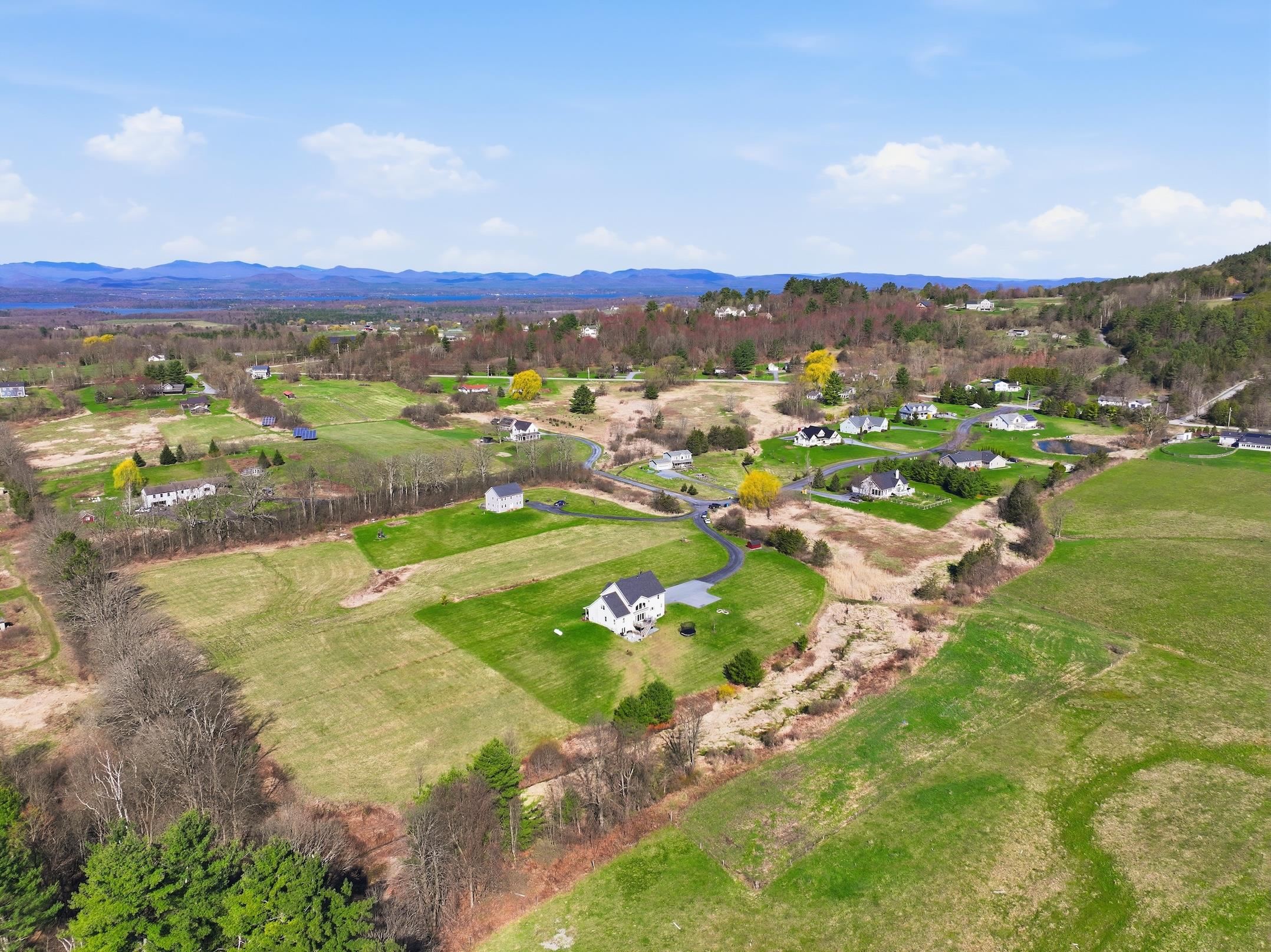 149 Elcy Ln, Charlotte, VT 05445