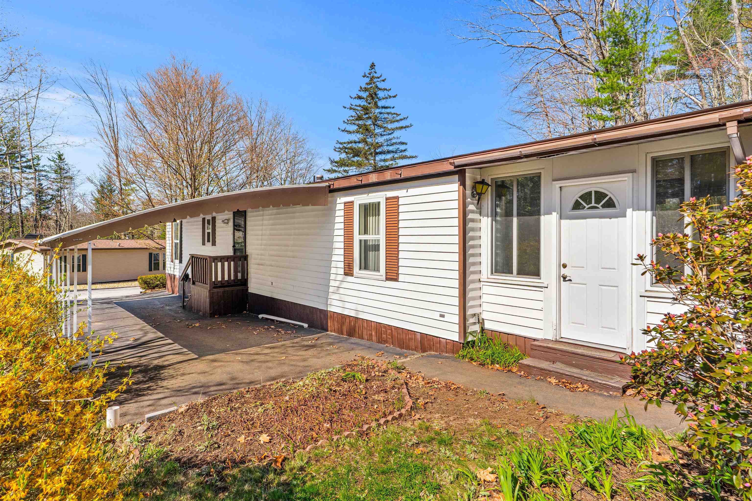 19 Kelly Ct, Goffstown, NH 03045