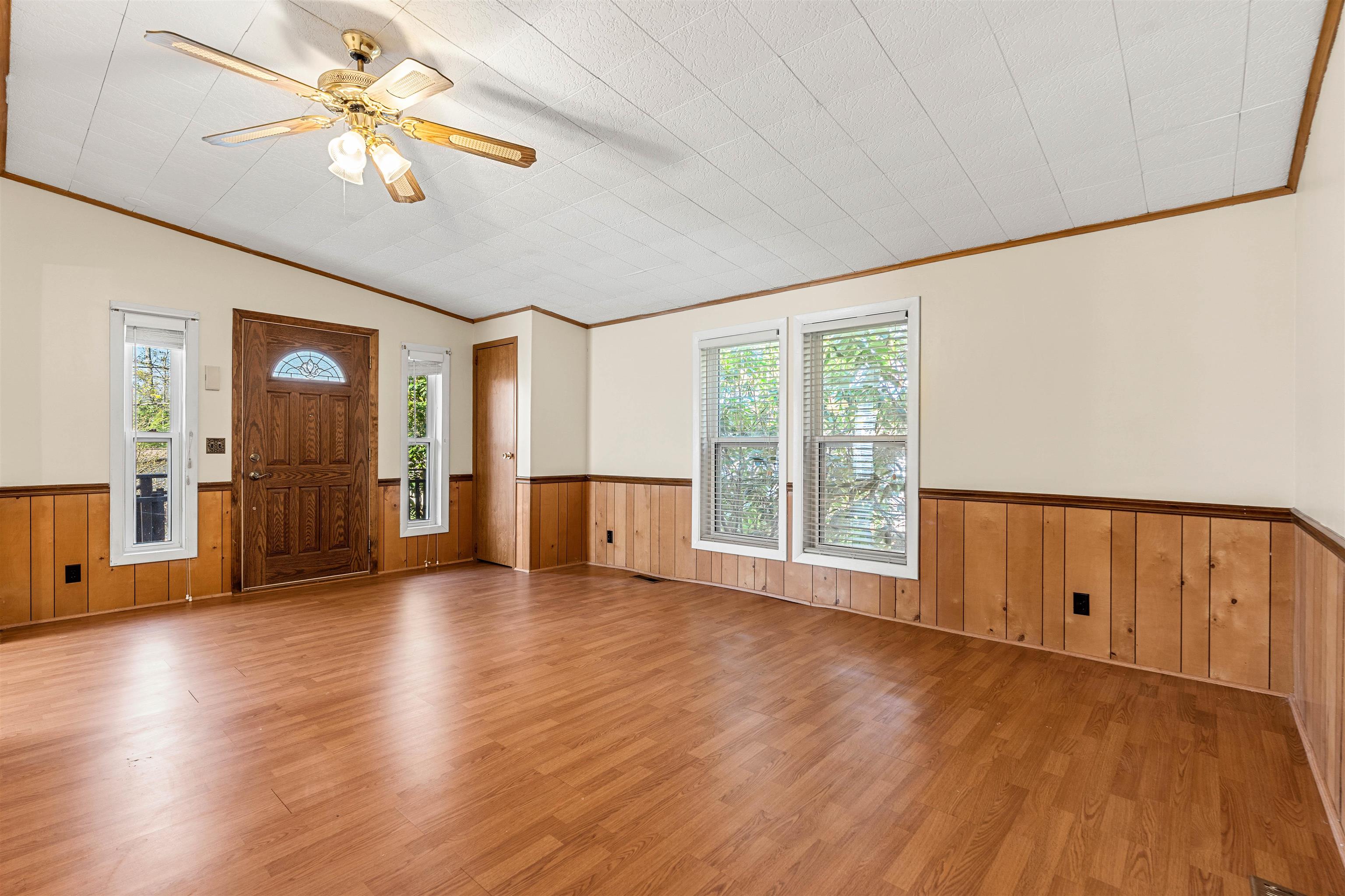 19 Kelly Ct, Goffstown, NH 03045