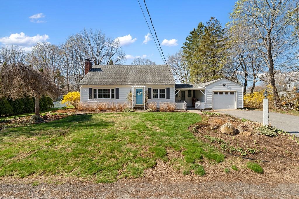 2 Shirley Ln, Stratham, NH 03885