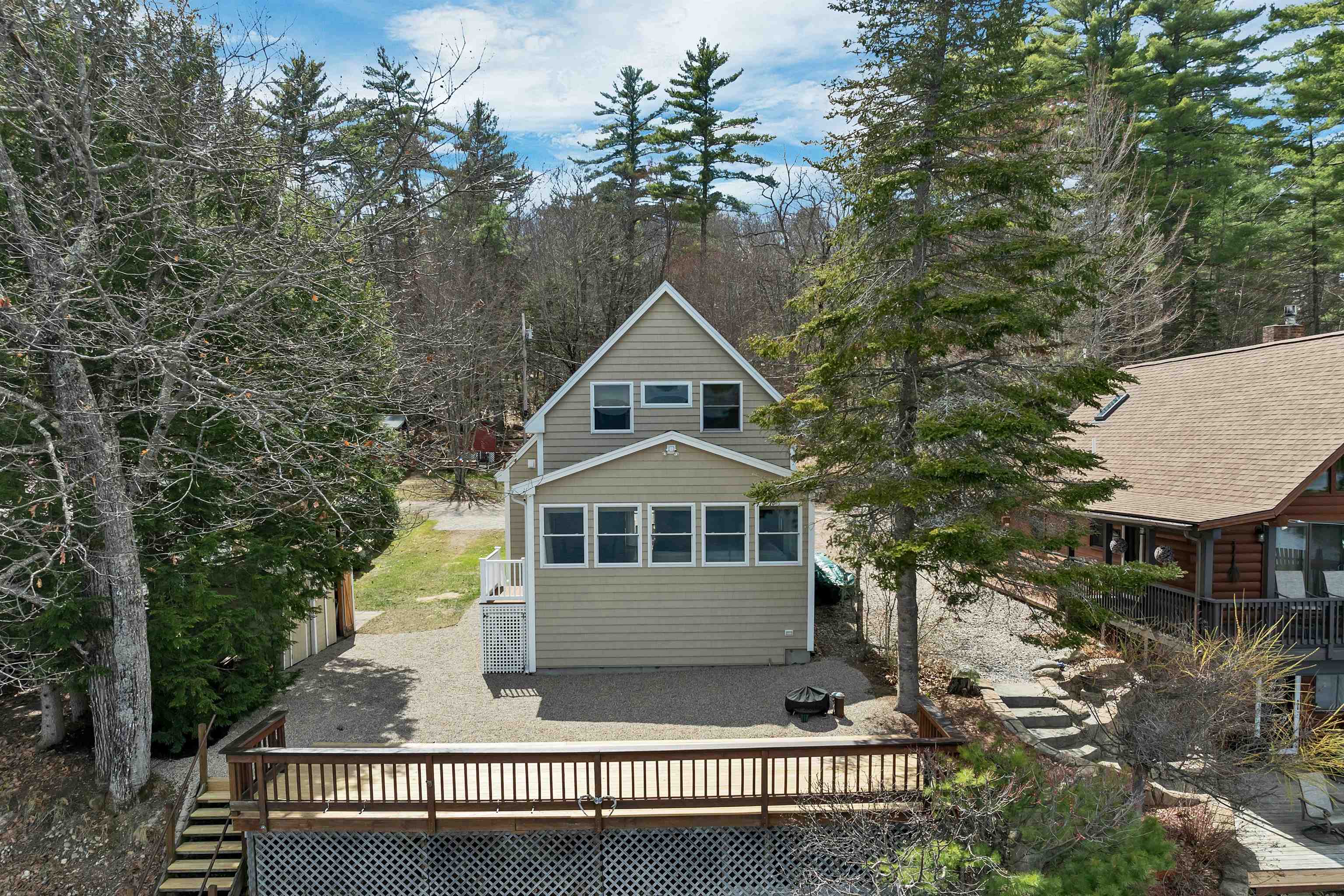 8 Leland Rd, Effingham, NH 03882