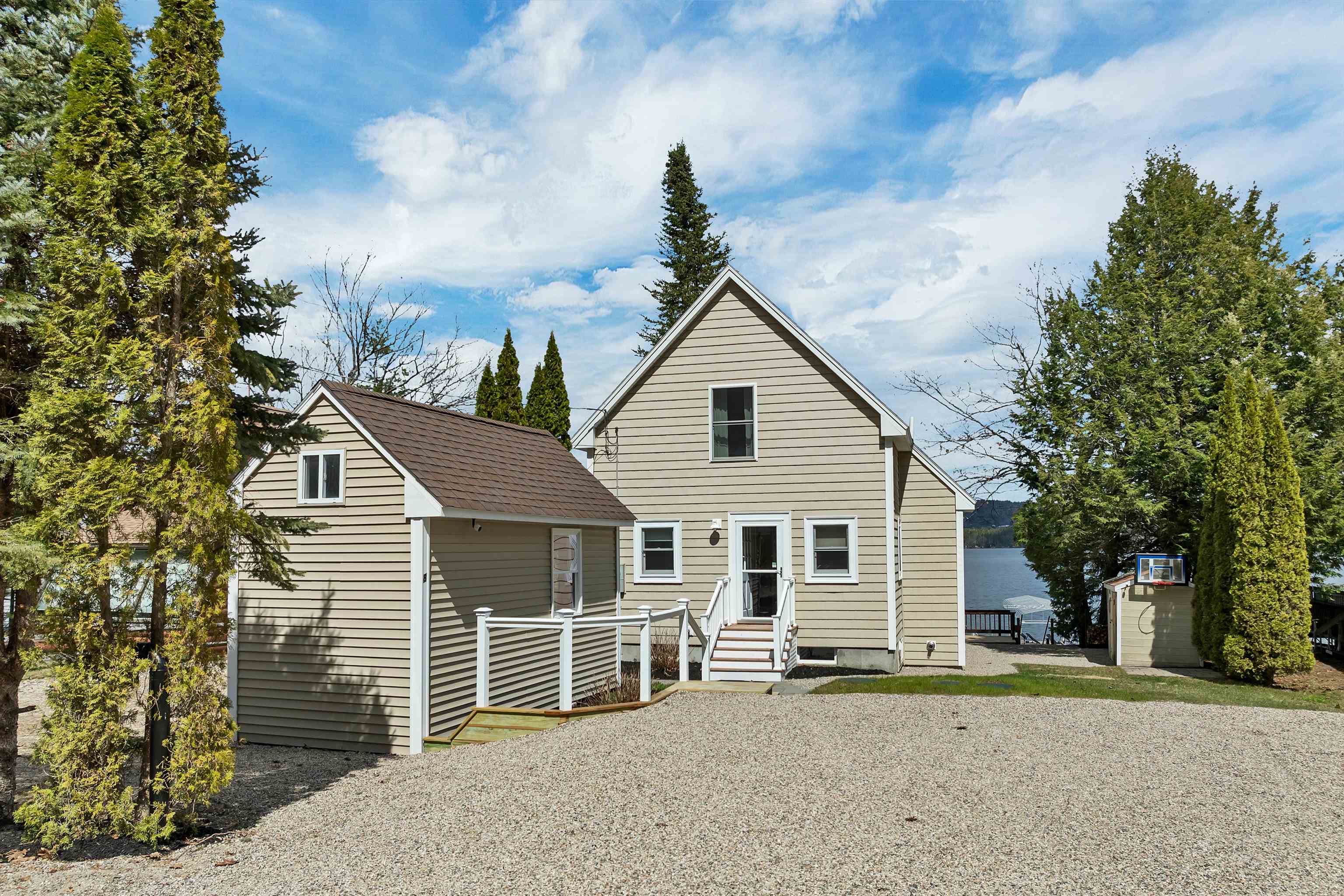 8 Leland Rd, Effingham, NH 03882