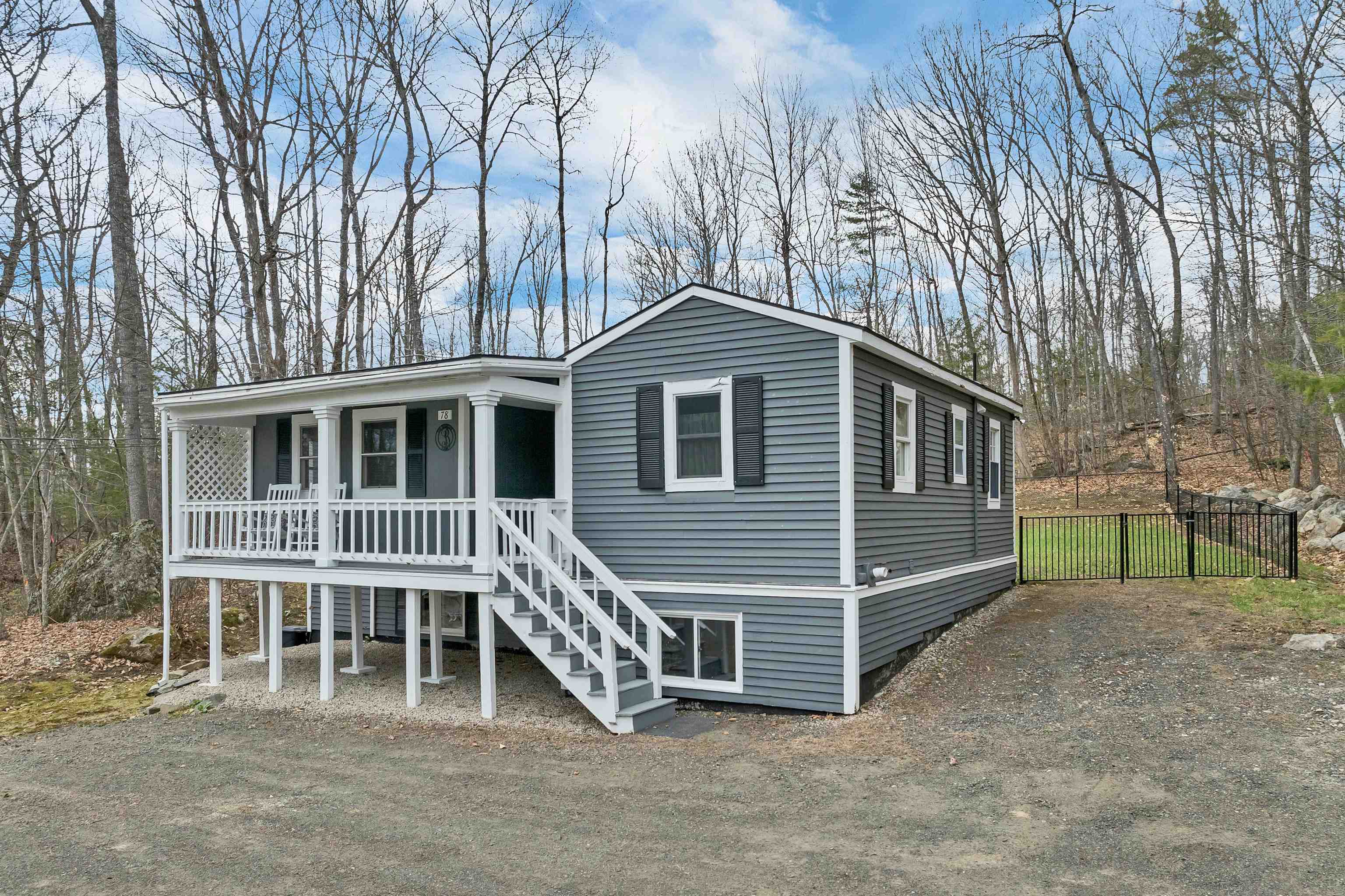 78 Beach Pond Rd, Wolfeboro, NH 03894