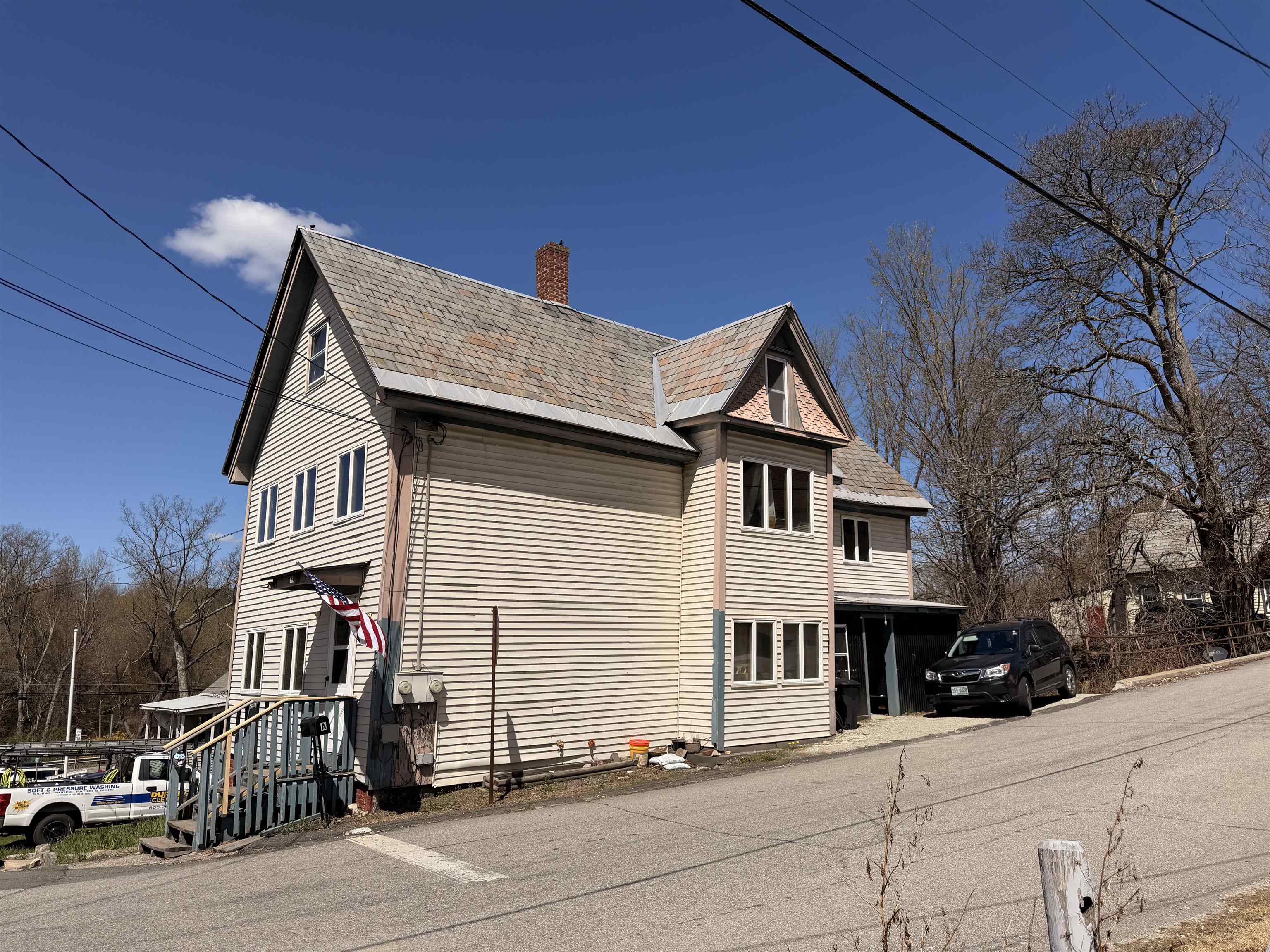 12 Mechanic St, Winchester, NH 03470