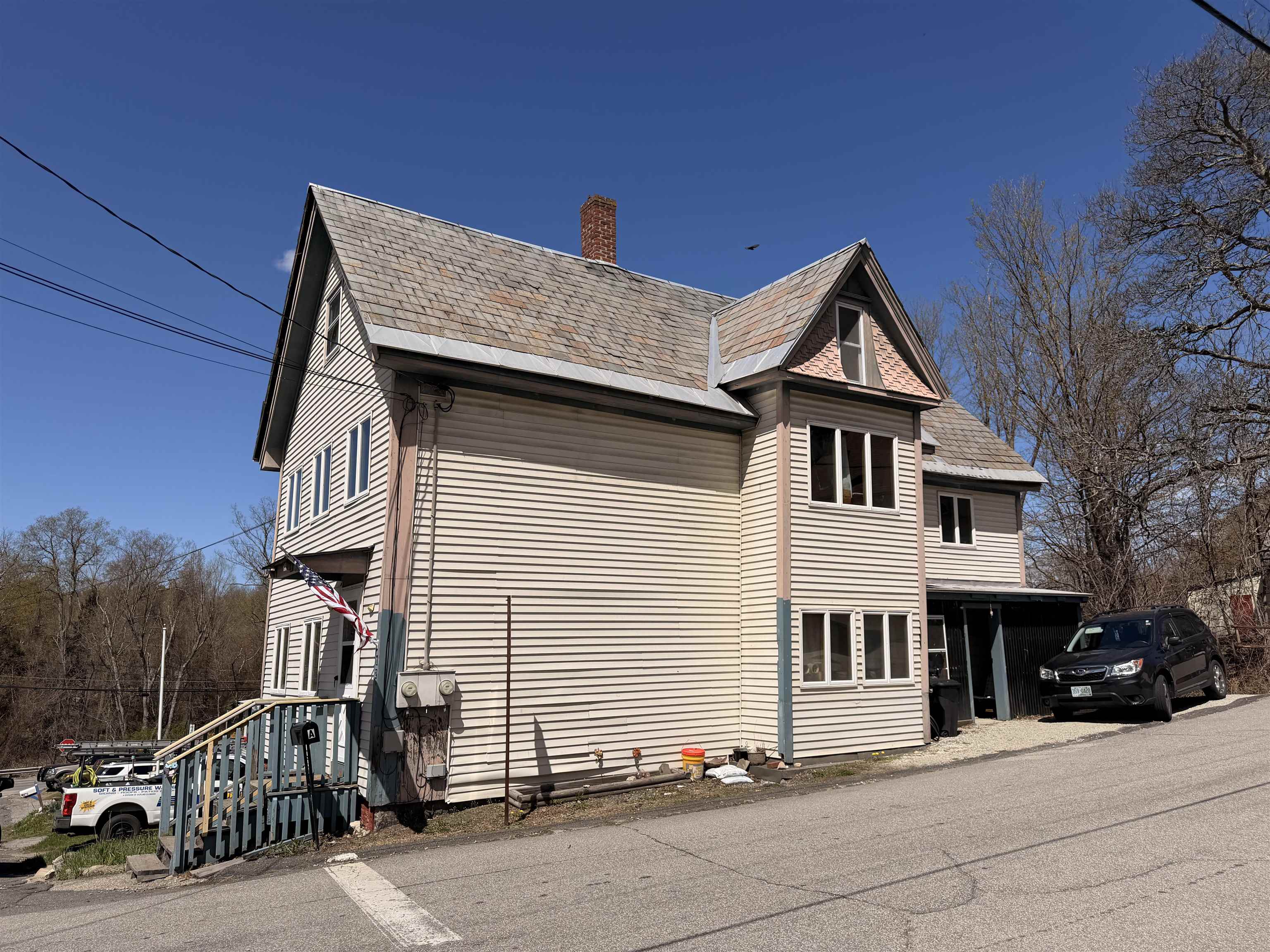 12 Mechanic St, Winchester, NH 03470