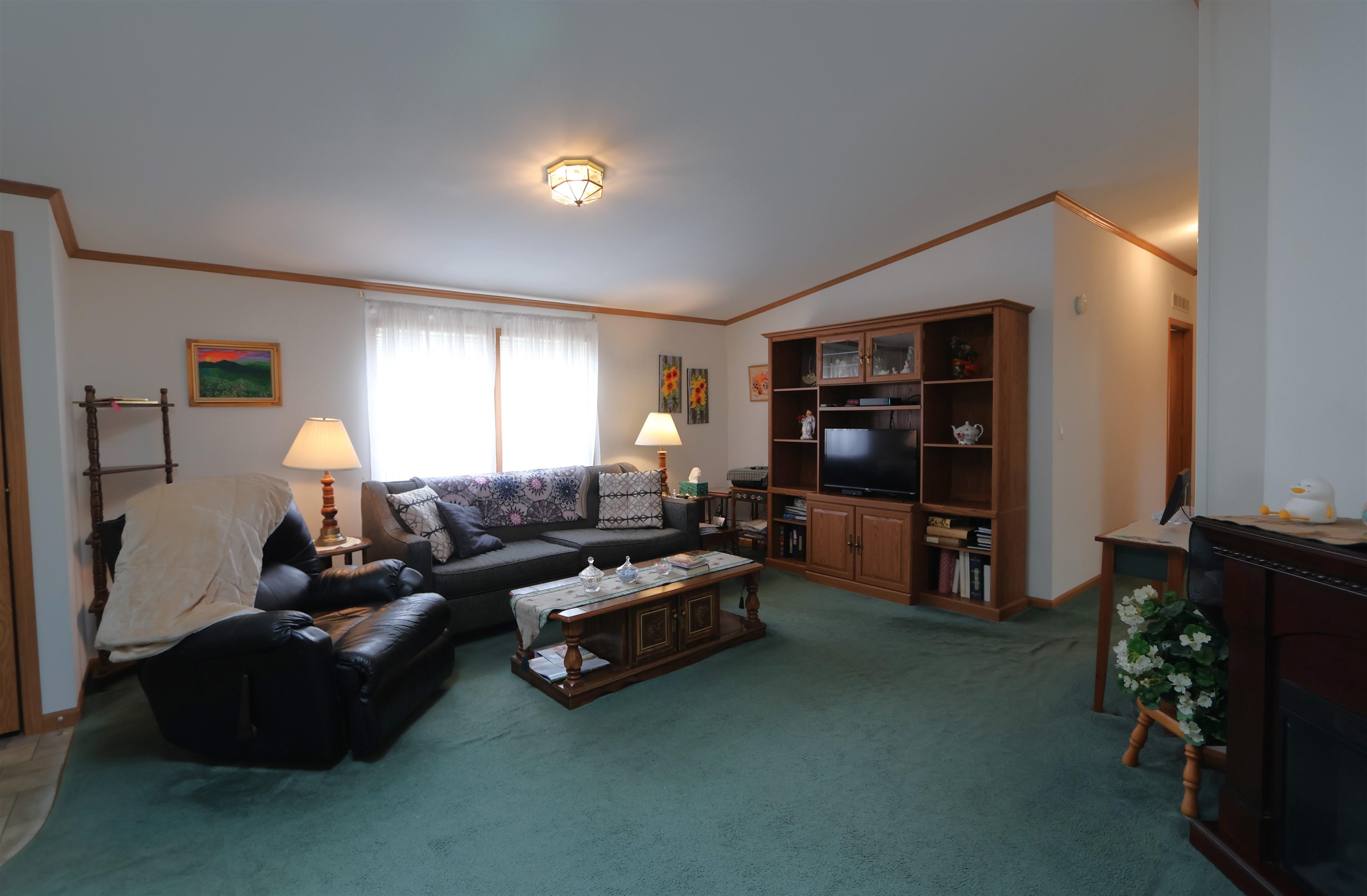 422 Friar Tuck Dr, Exeter, NH 03833