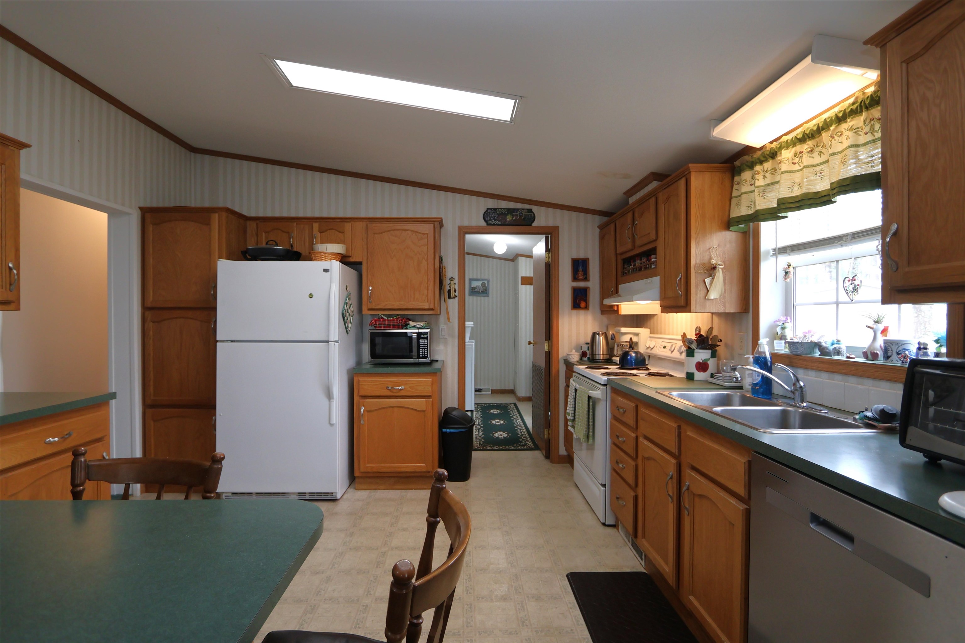 422 Friar Tuck Dr, Exeter, NH 03833