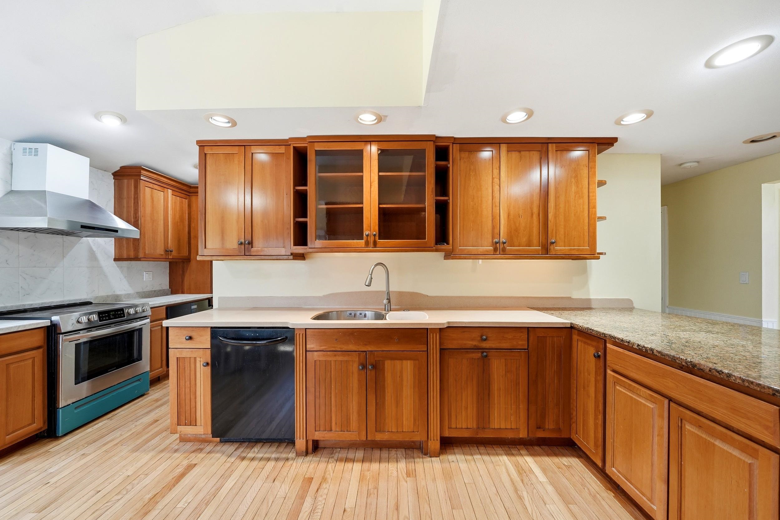 243 Winnacunnet Rd, Hampton, NH 03842