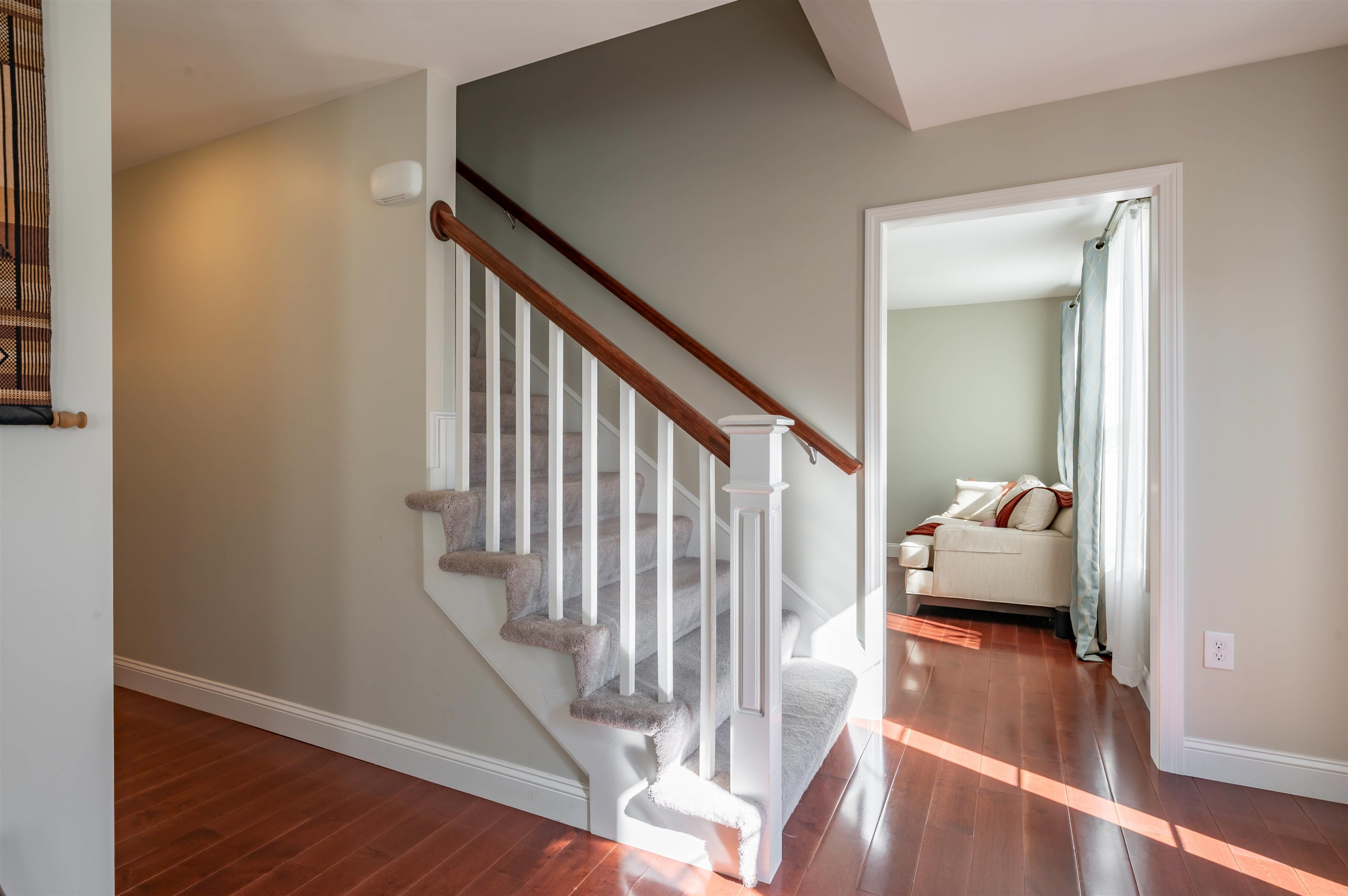 2 Jennifer Dr, Nashua, NH 03062