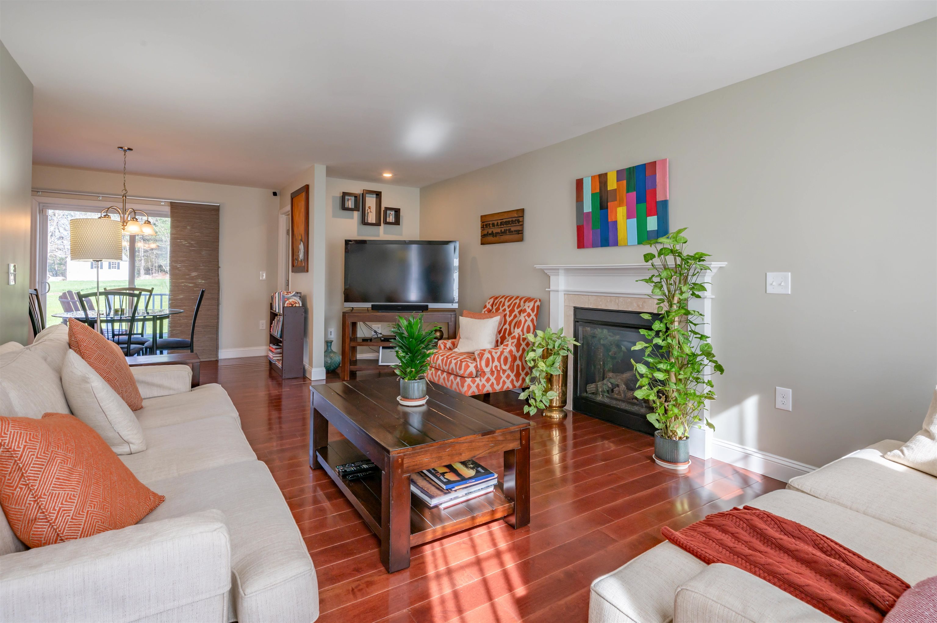 2 Jennifer Dr, Nashua, NH 03062