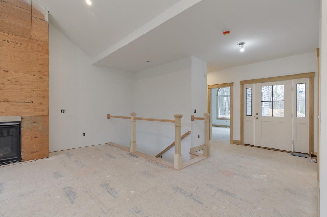 54 Haystack Cir, Pelham, NH 03076