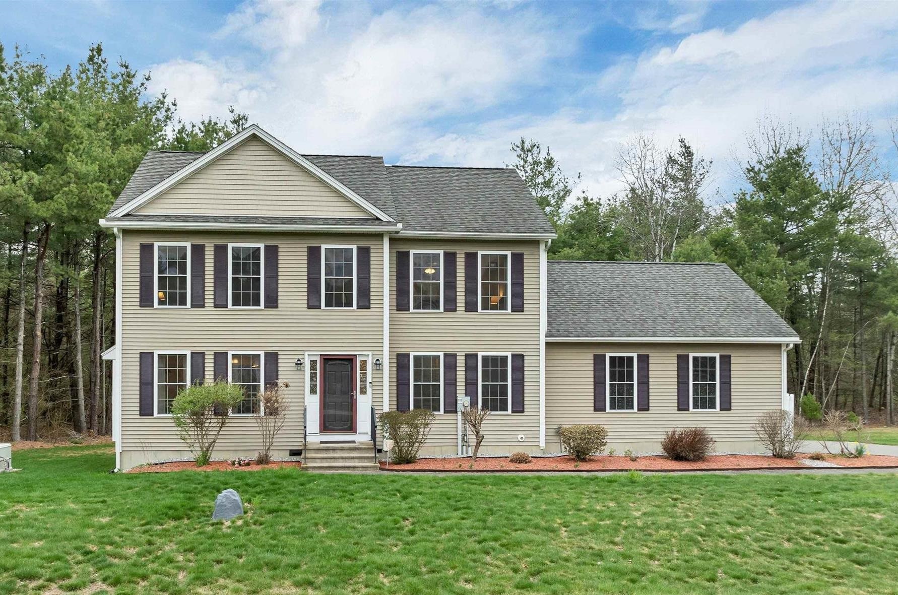 5 Berlang Rd, Londonderry, NH 03053