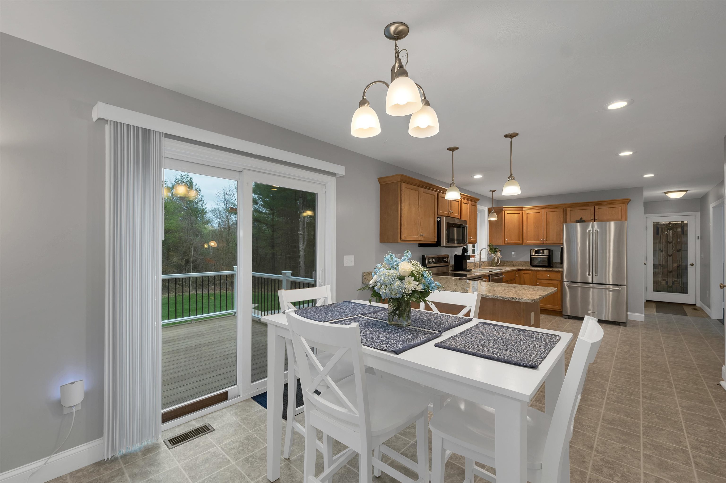 5 Berlang Rd, Londonderry, NH 03053