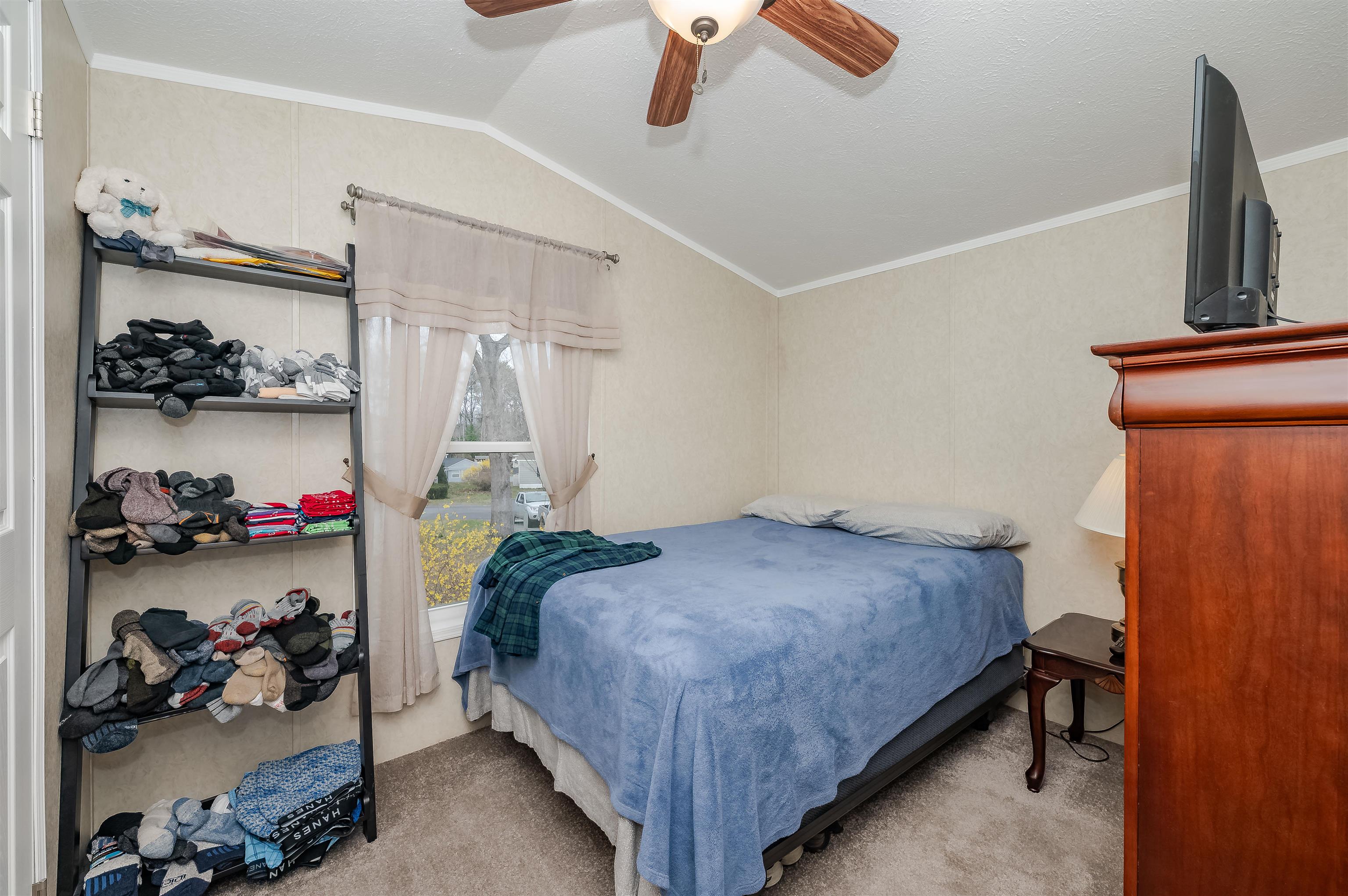 7 S Dewberry Ln, Rochester, NH 03867