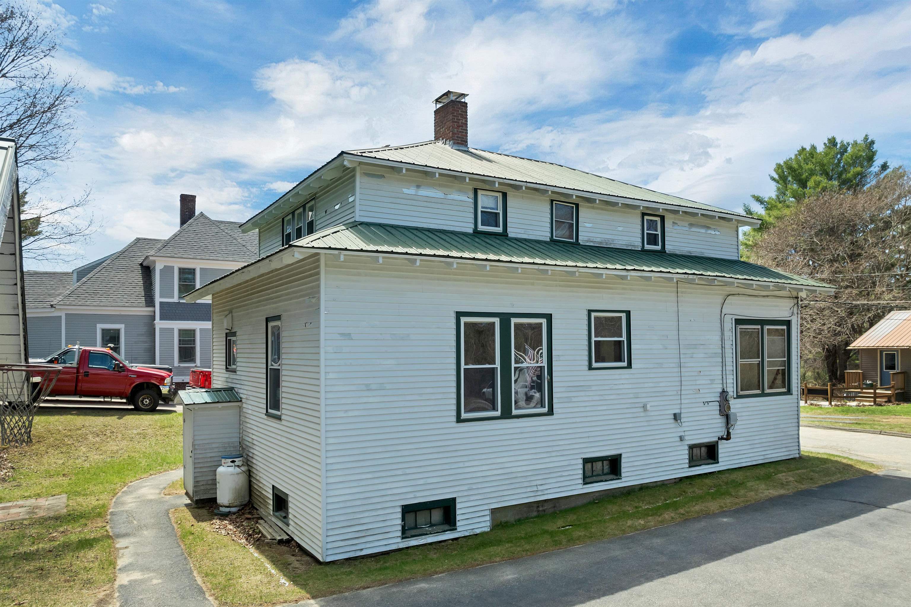 7 Bayley Ave, Plymouth, NH 03264