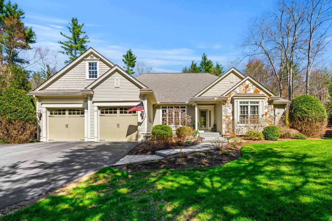 12 Amber Ln, Bedford, NH 03110